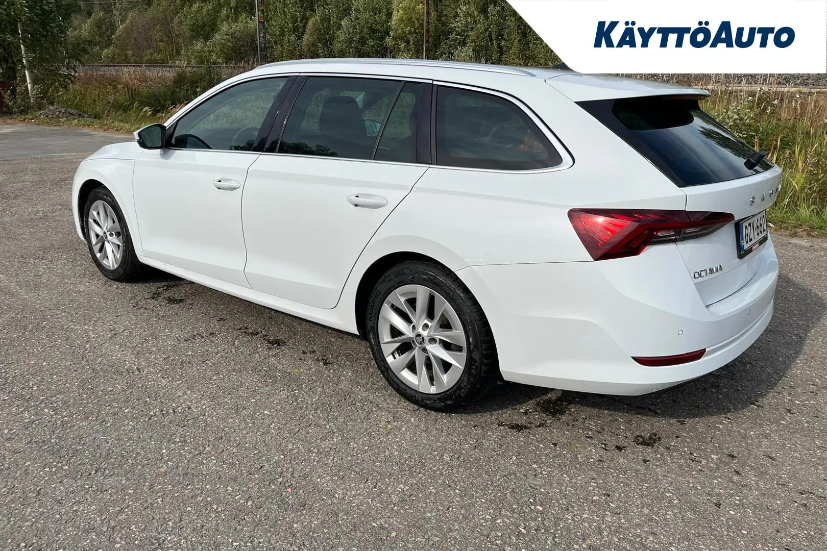 Skoda Octavia GZY-662 carousel image