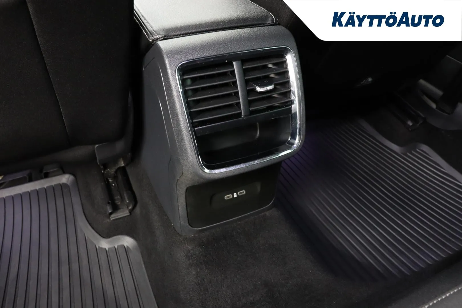 Skoda Octavia GZY-662 carousel image