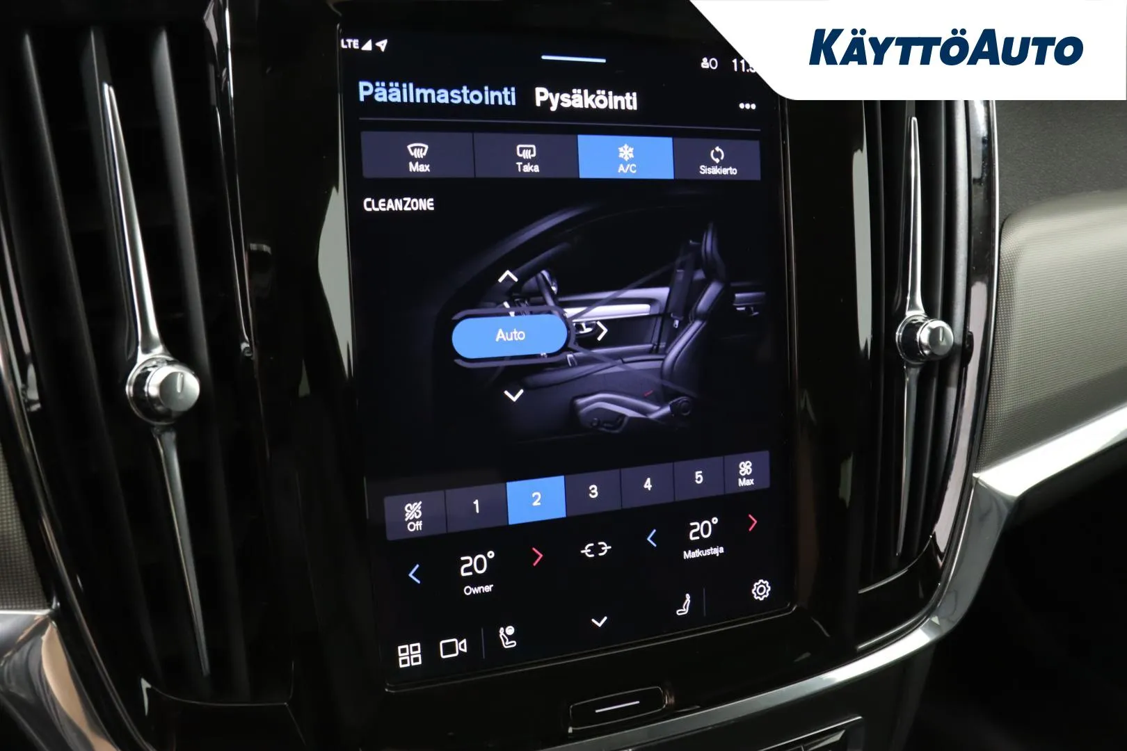 VOLVO V90 CRU-582 carousel image