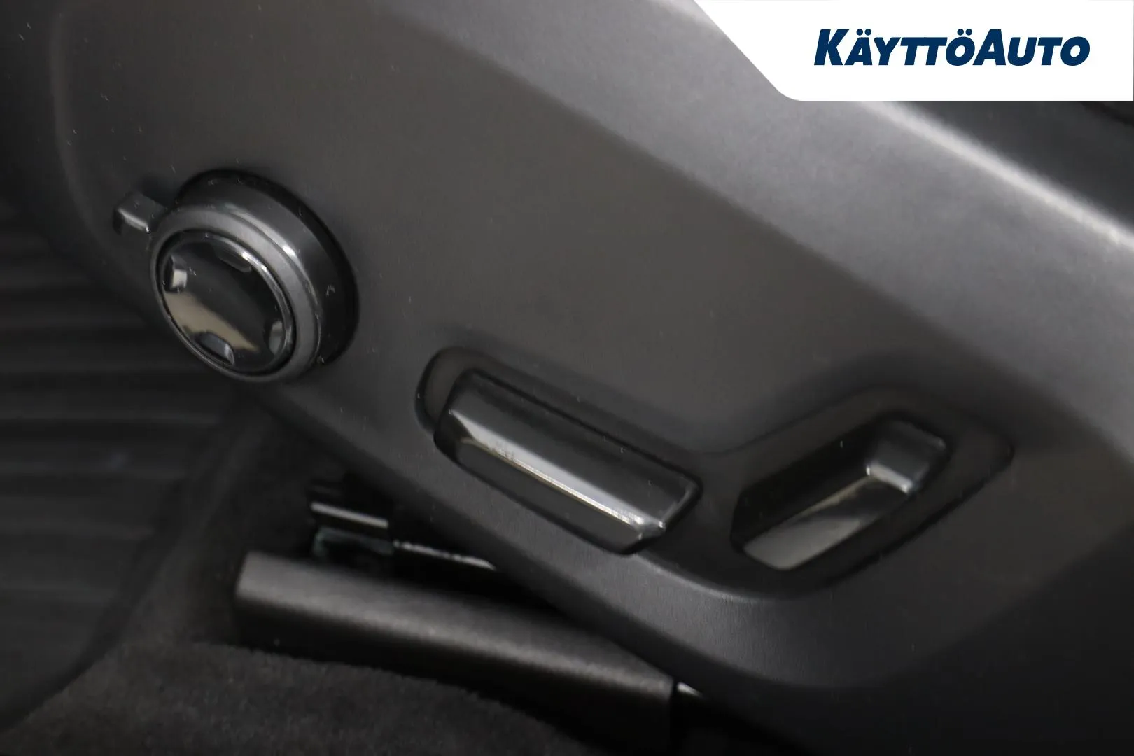 VOLVO V90 CRU-582 carousel image