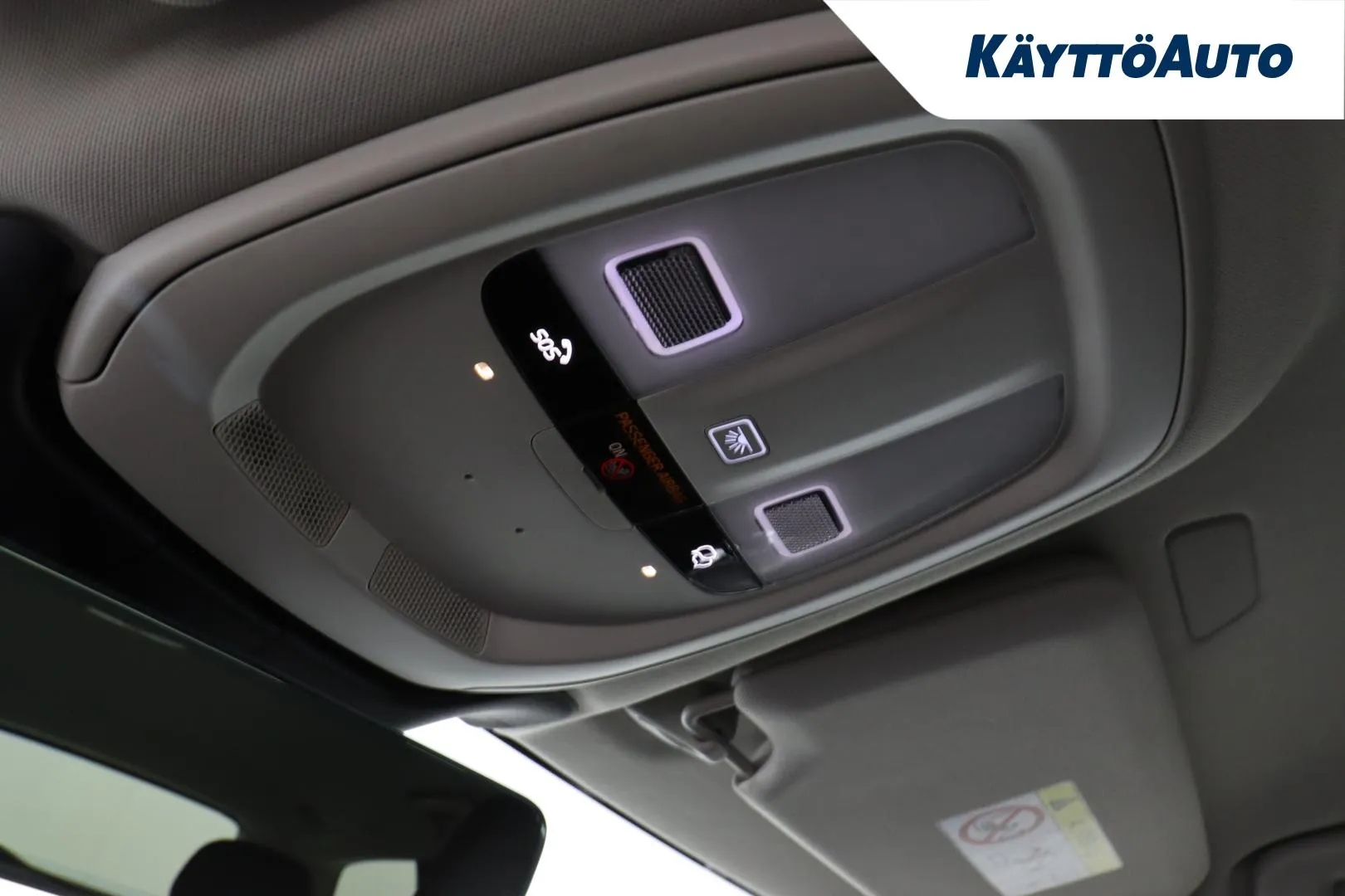 VOLVO V90 CRU-582 carousel image