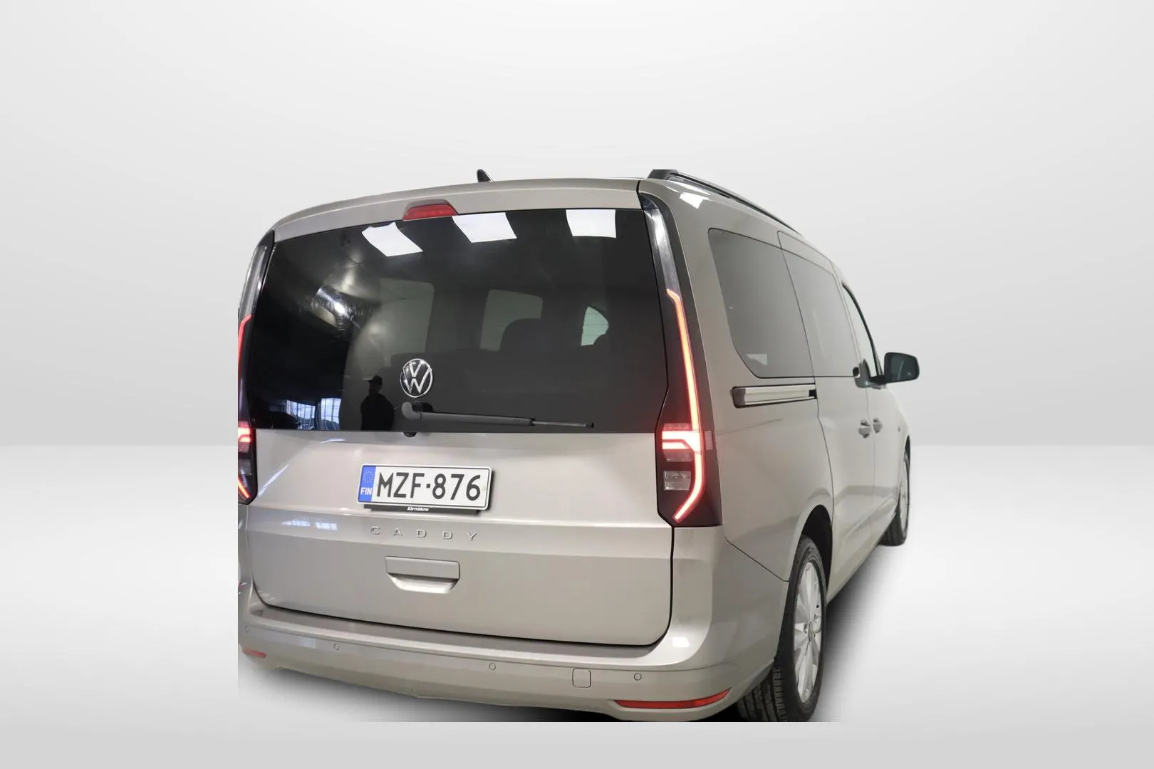 VOLKSWAGEN Caddy Maxi MZF-876 carousel image