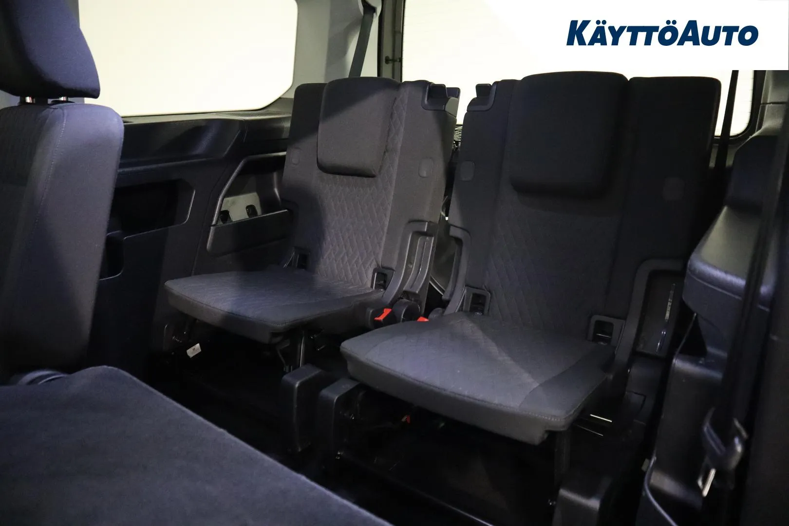 VOLKSWAGEN Caddy Maxi MZF-876 carousel image