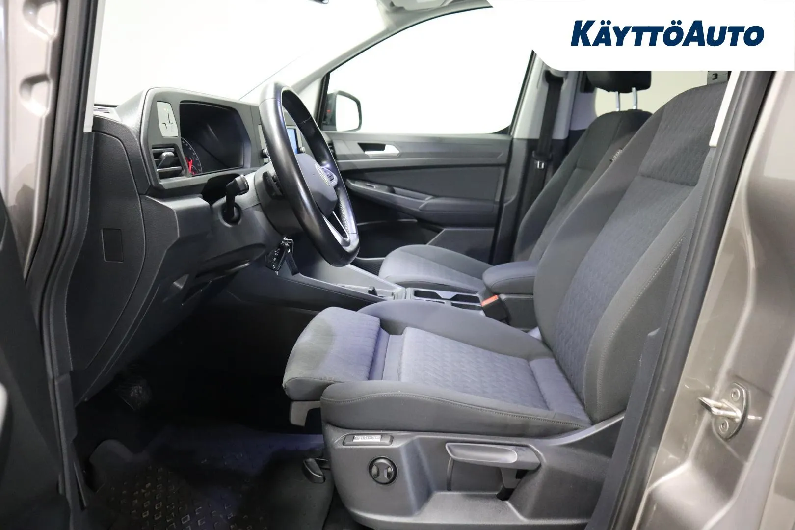 VOLKSWAGEN Caddy Maxi MZF-876 carousel image