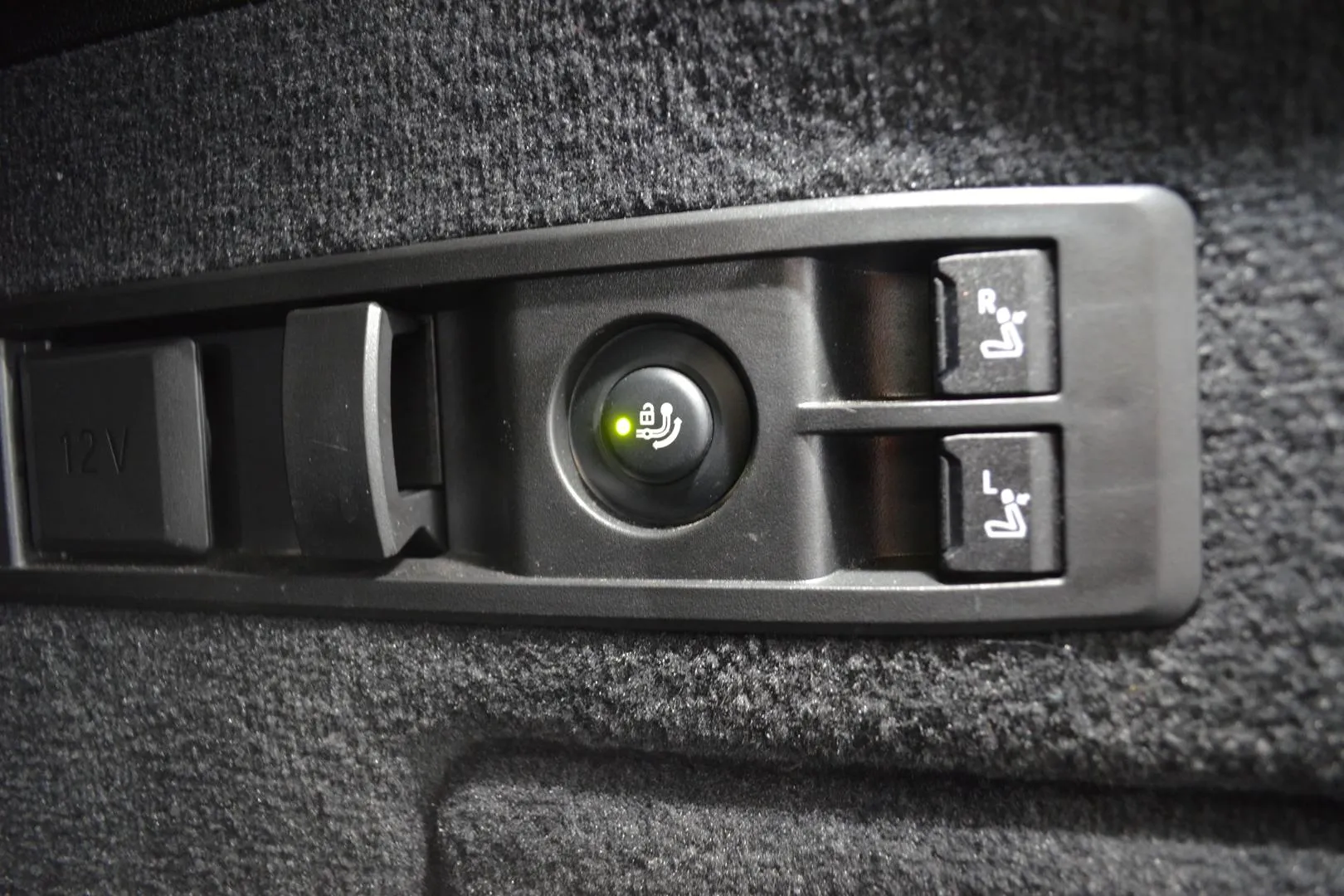 BMW iX YXS-883 carousel image