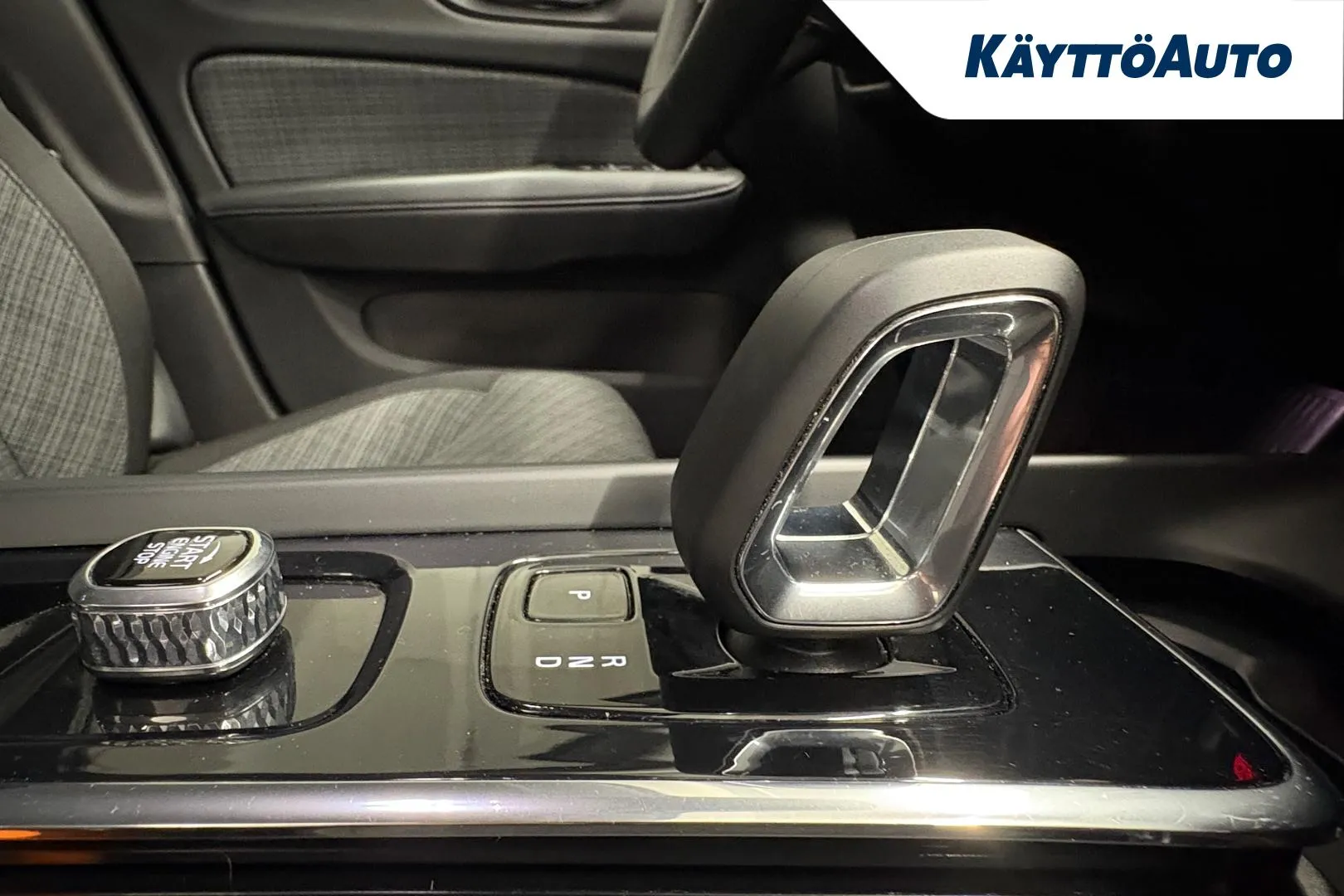 VOLVO V60 RUZ-416 carousel image