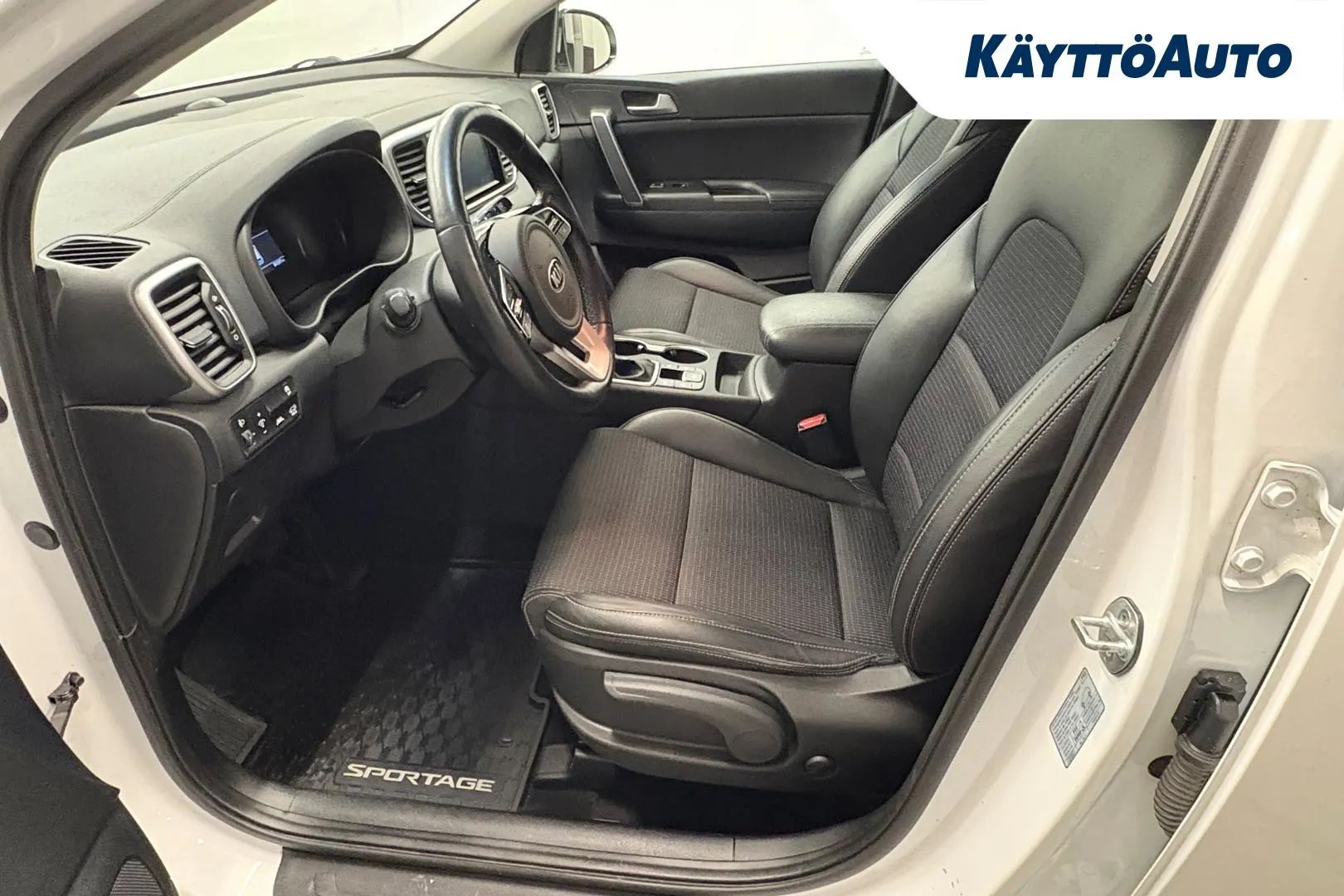 KIA Sportage MNT-793 carousel image
