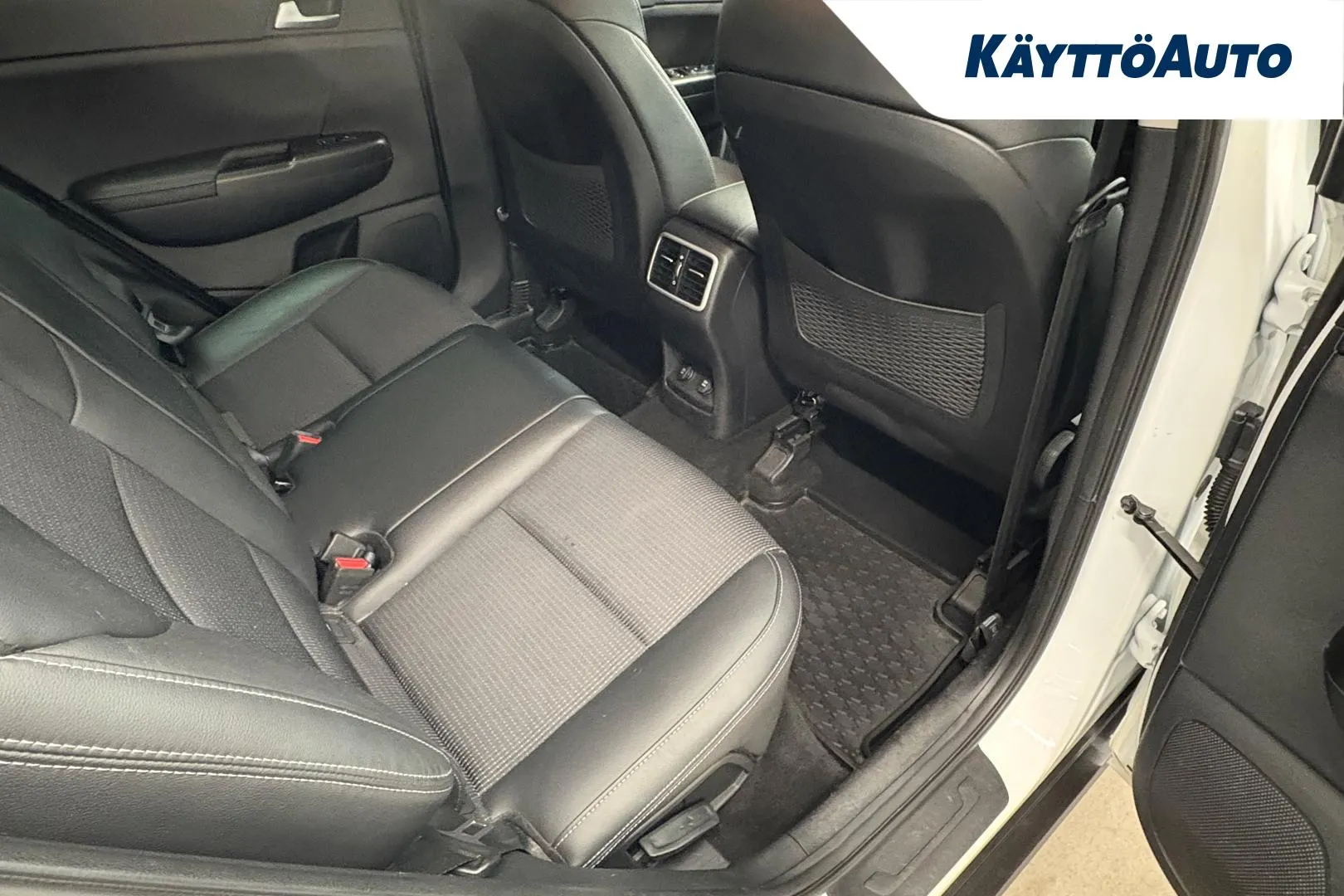 KIA Sportage MNT-793 carousel image