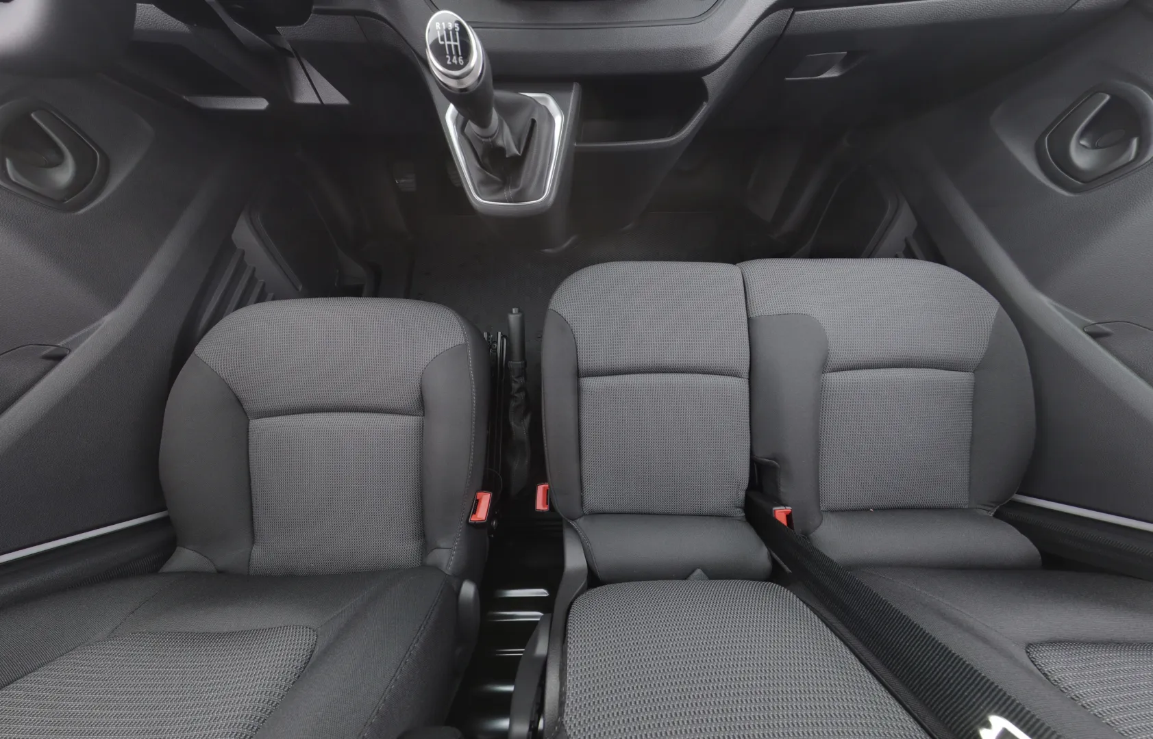 Renault Trafic YYG-994 carousel image