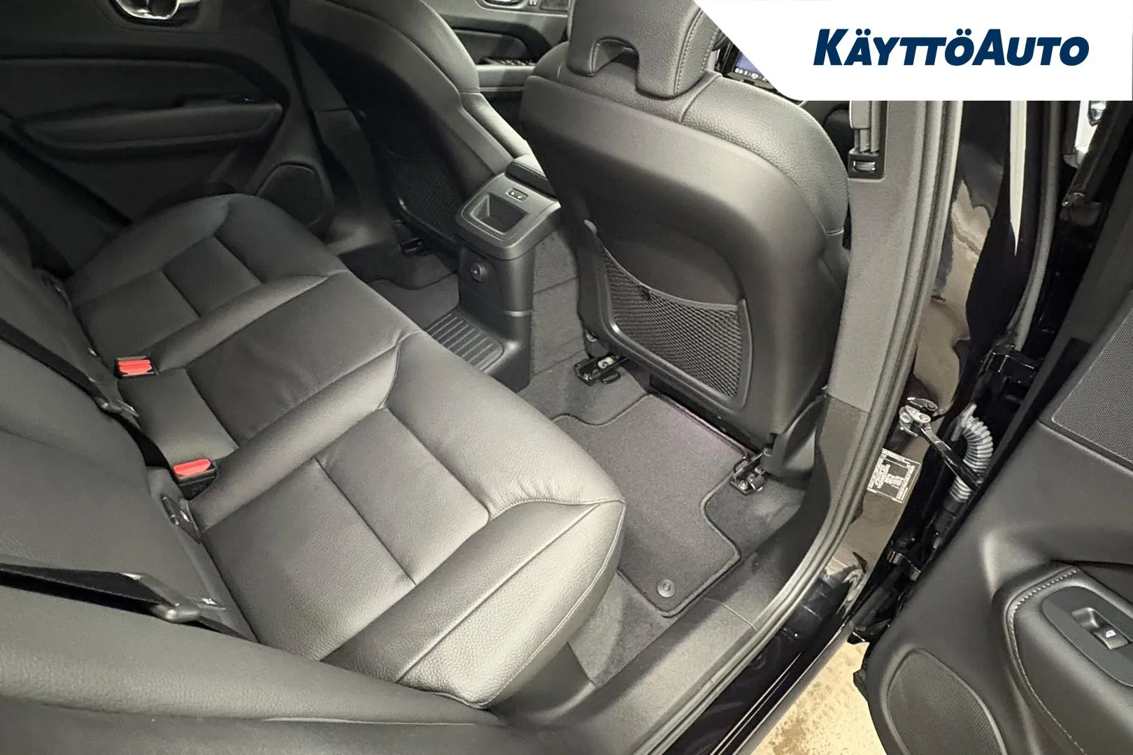 Volvo XC60 XTM-302 carousel image