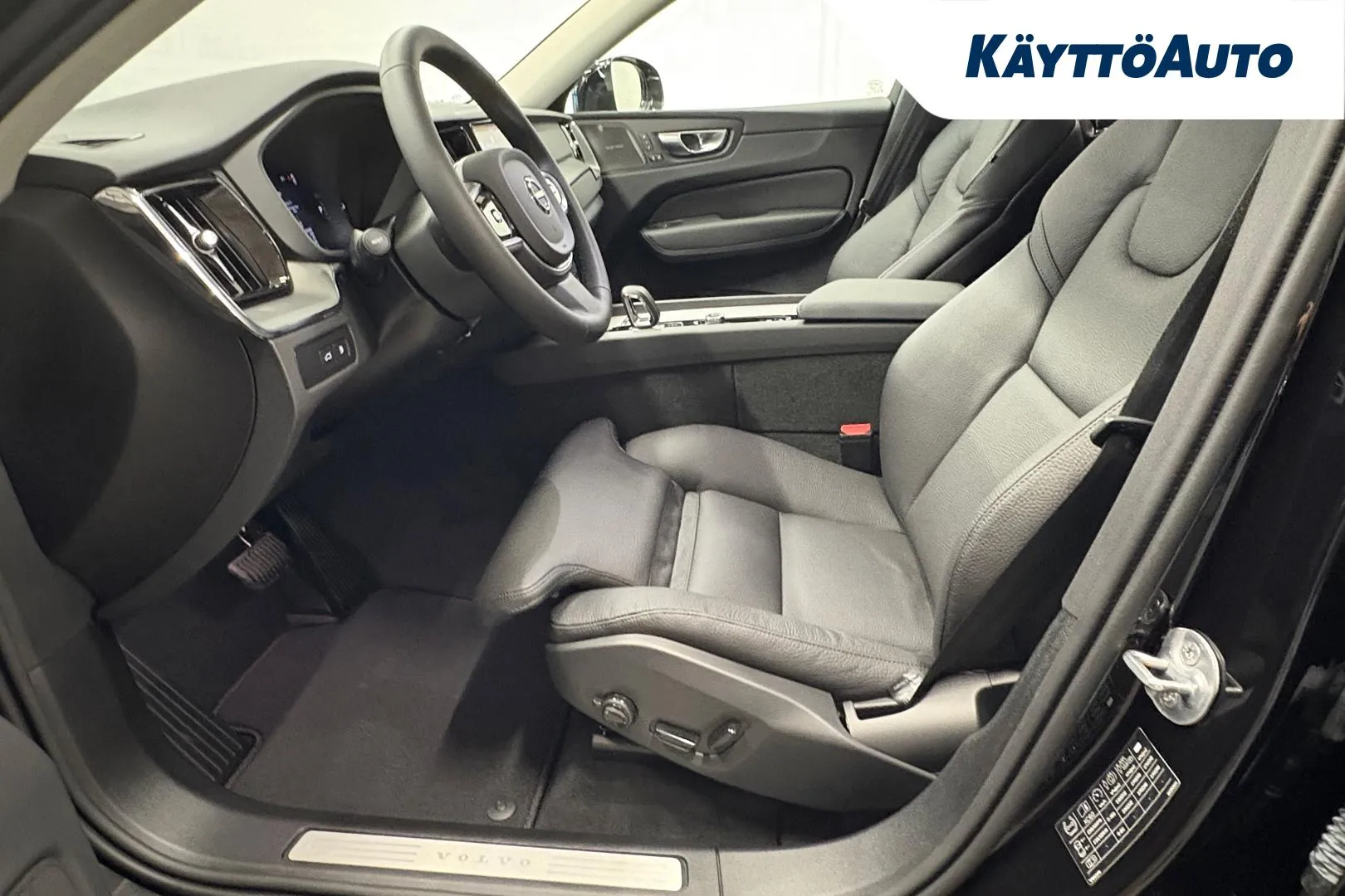 Volvo XC60 XTM-302 carousel image