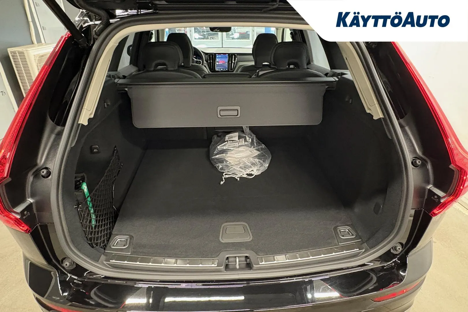 Volvo XC60 XTM-302 carousel image