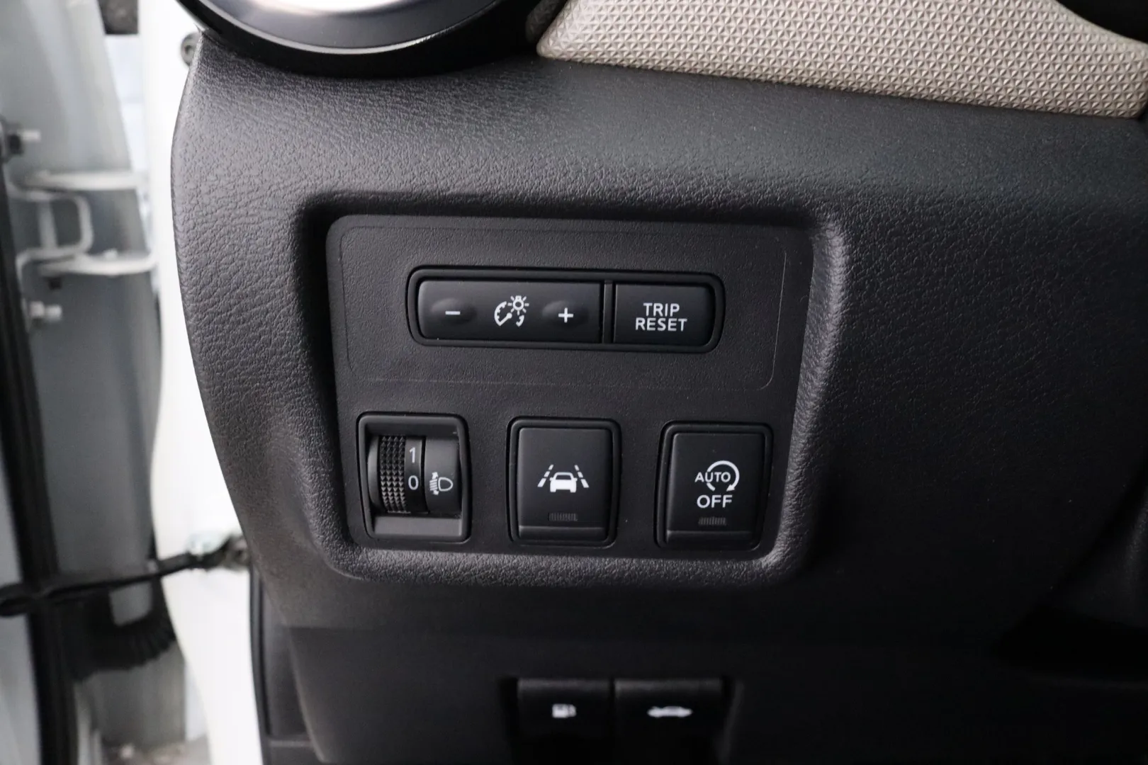 NISSAN Micra NLN-207 carousel image