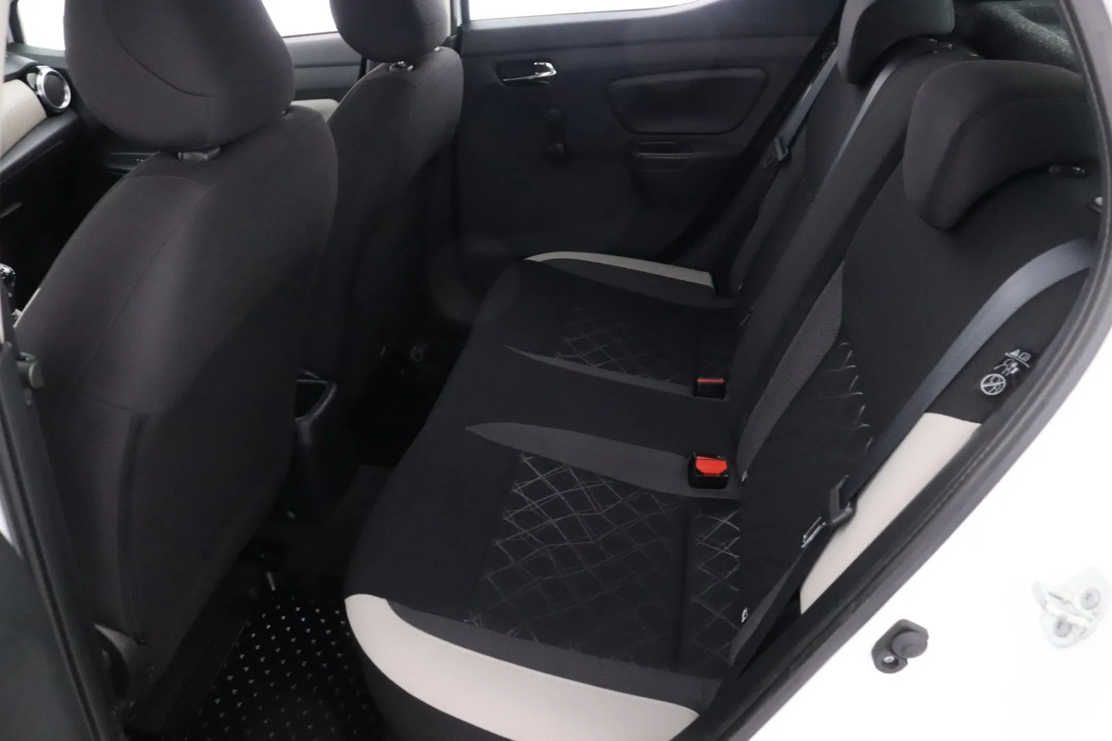 NISSAN Micra NLN-207 carousel image