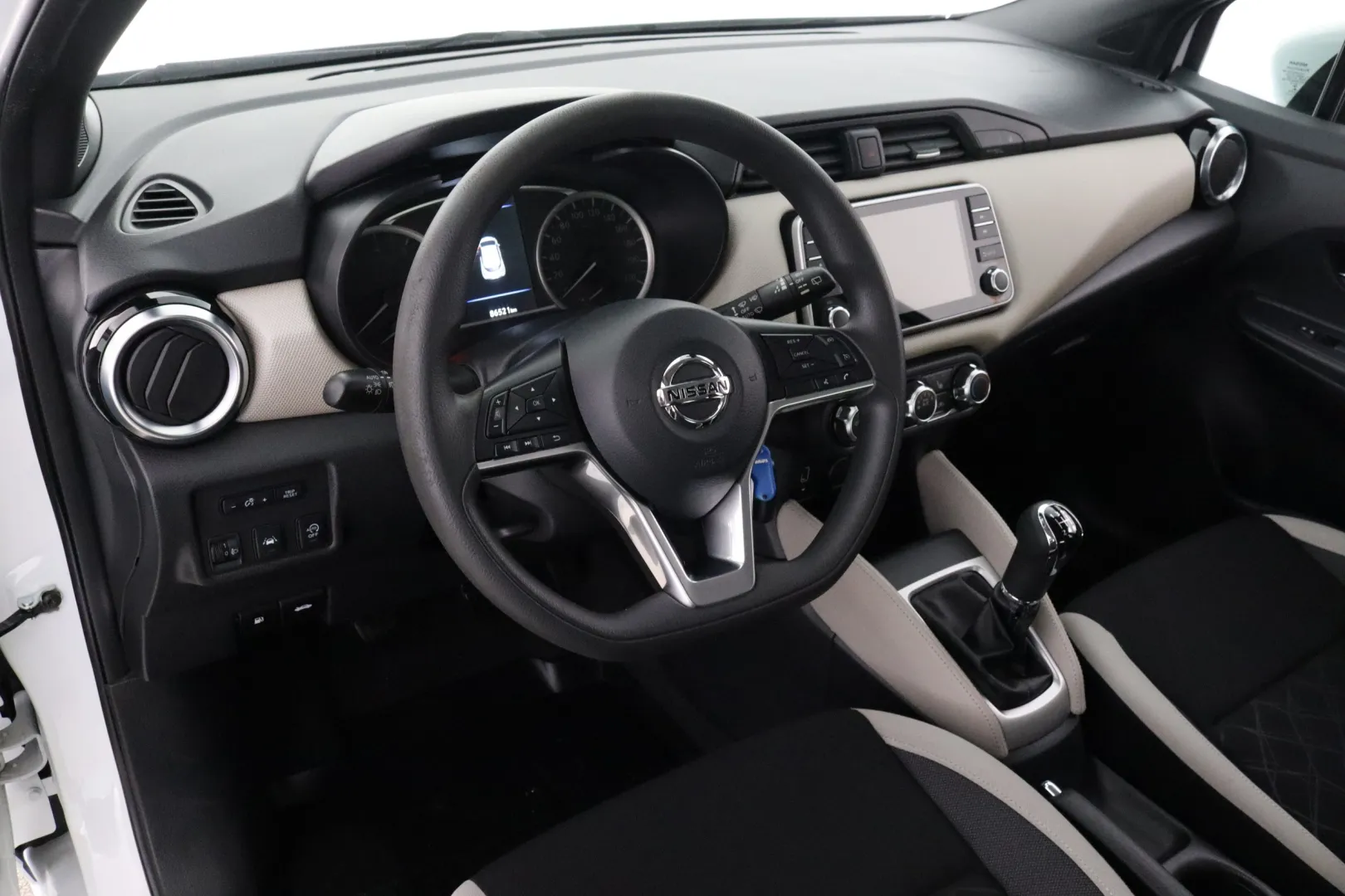 NISSAN Micra NLN-207 carousel image