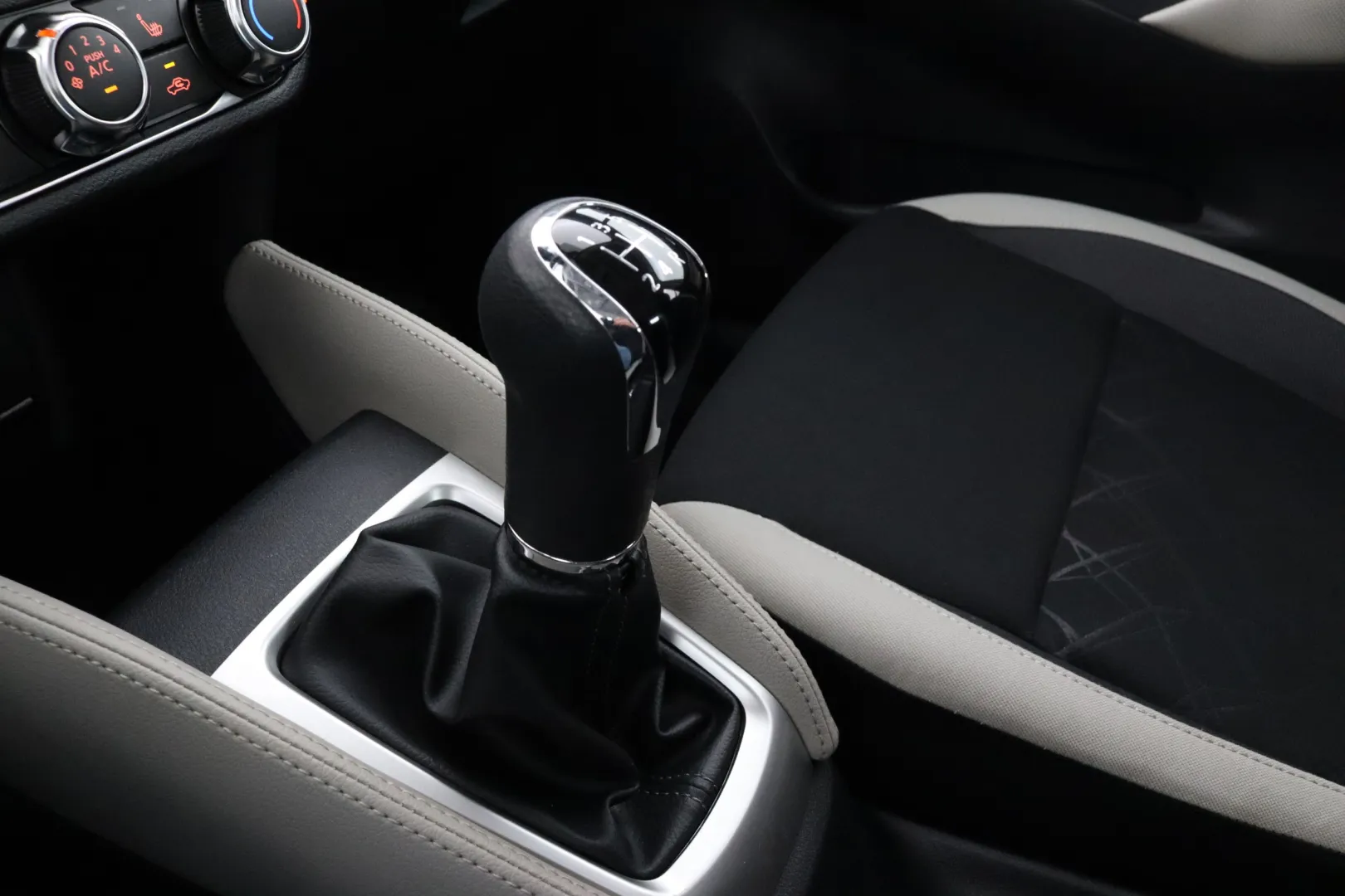 NISSAN Micra NLL-936 carousel image