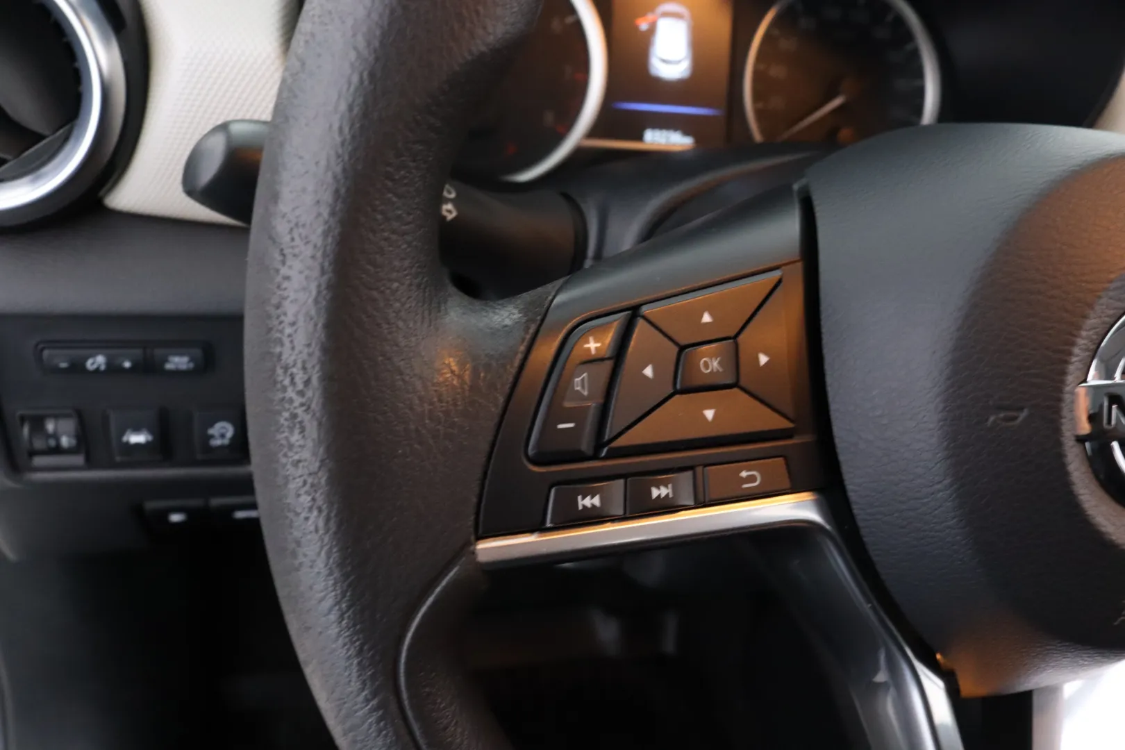 NISSAN Micra NLL-936 carousel image