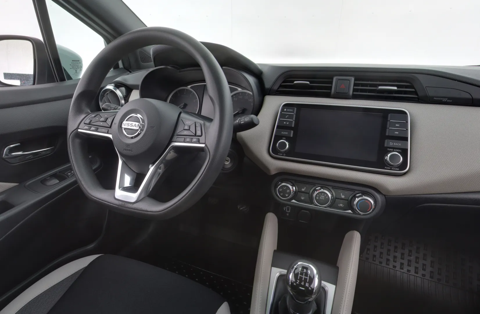 NISSAN Micra NLL-936 carousel image