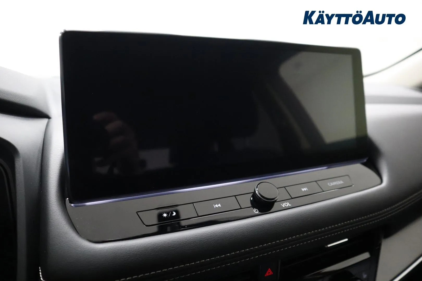 Nissan X-Trail SZJ-587 carousel image