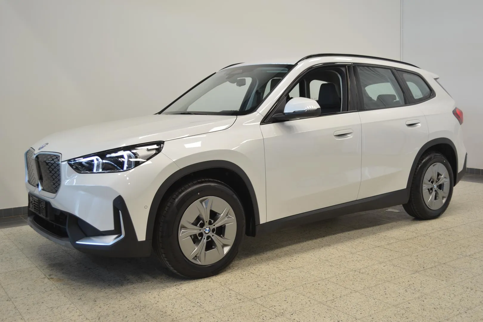 BMW iX1 ZPR-756 carousel image