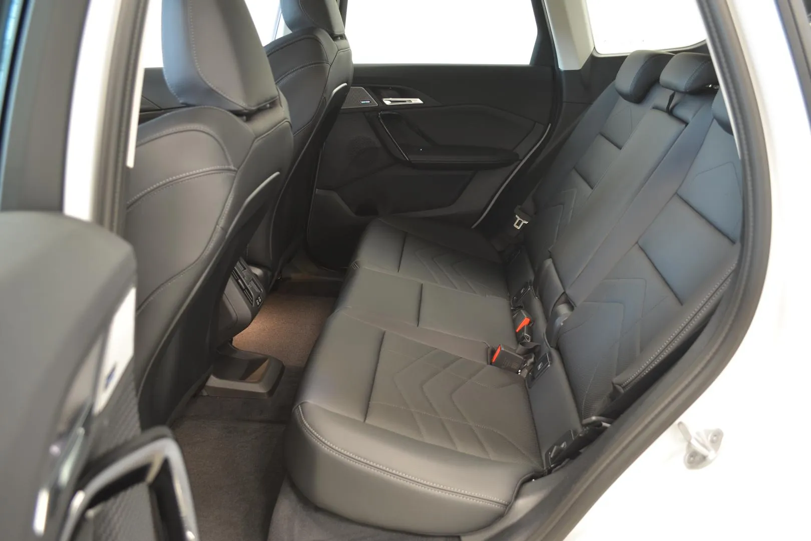 BMW iX1 ZPR-756 carousel image