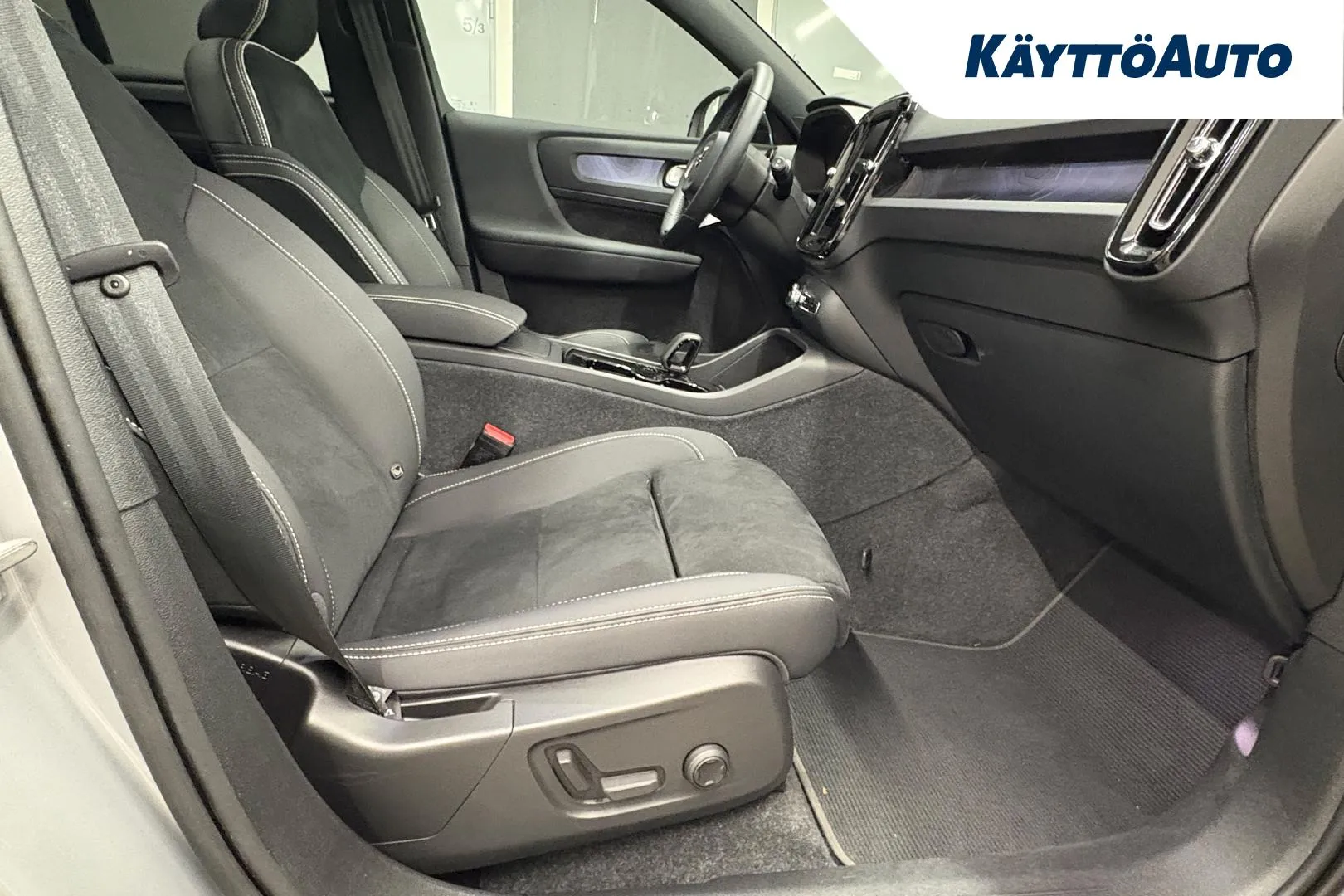 VOLVO XC40 CSK-541 carousel image