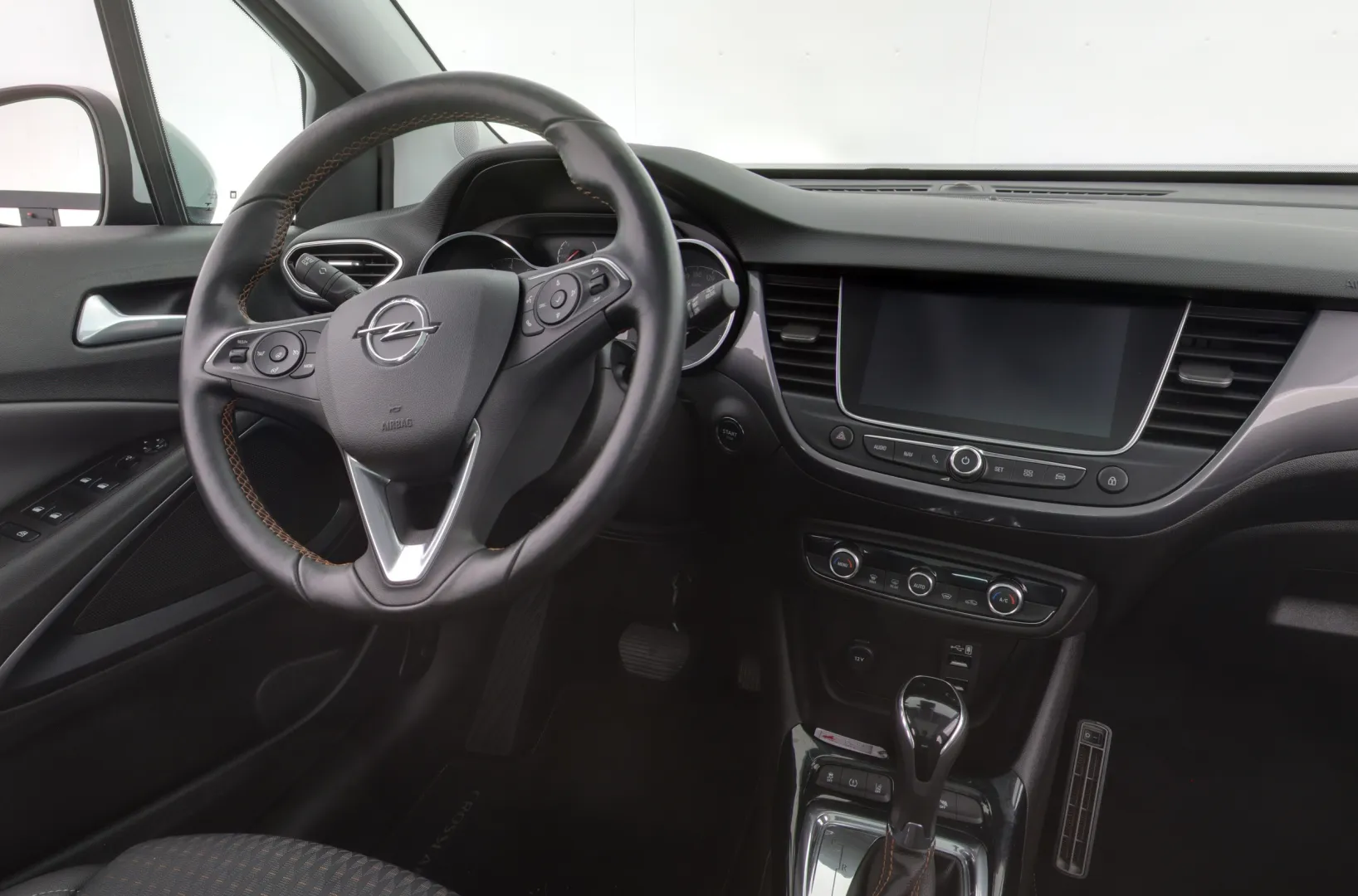 Opel Crossland X FMU-785 carousel image