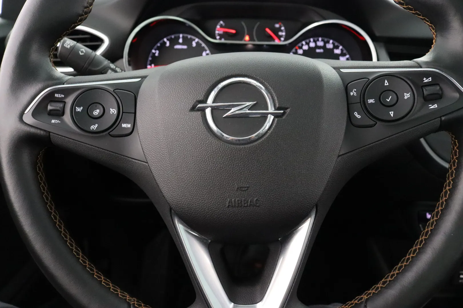 Opel Crossland X FMU-785 carousel image