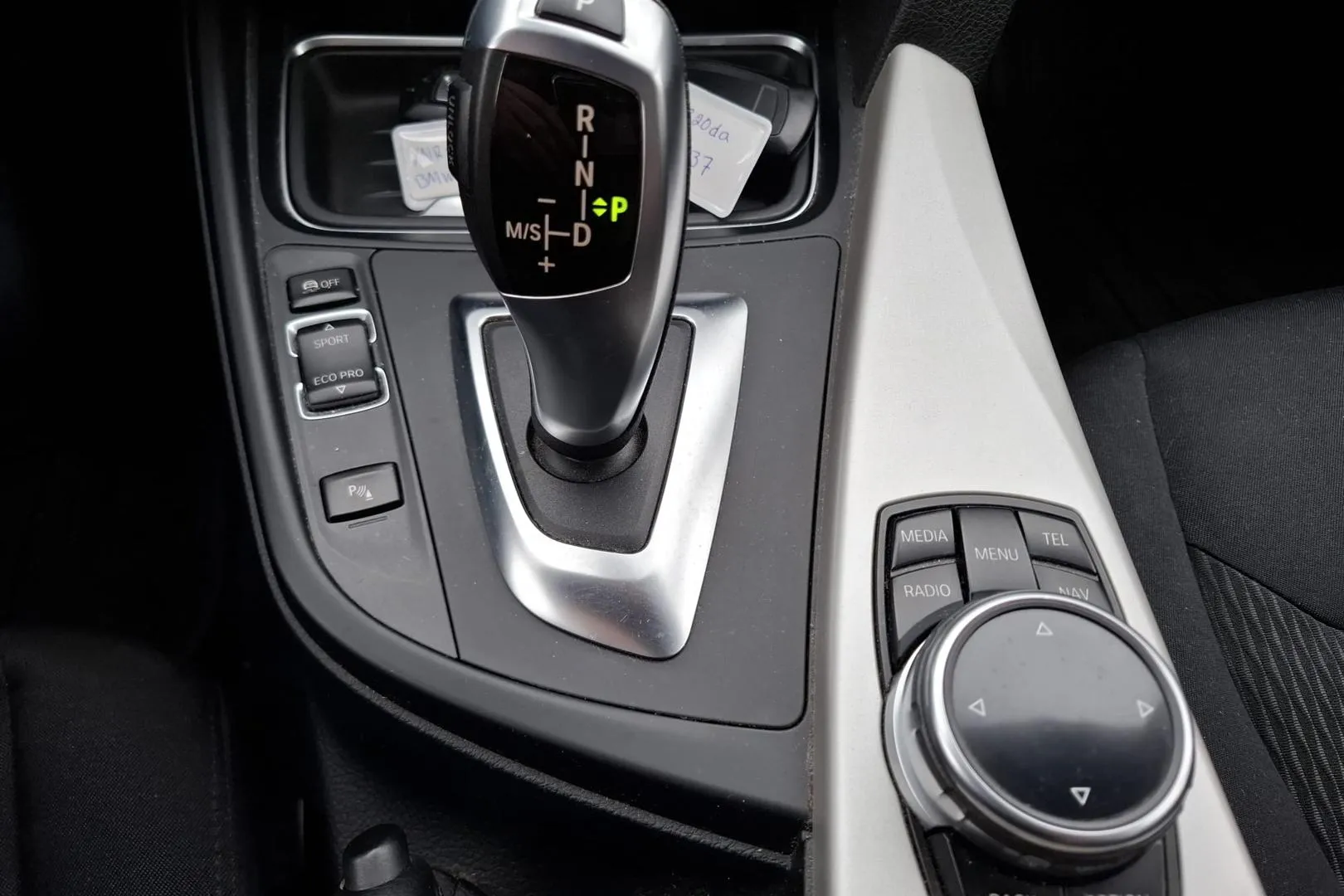 BMW 320 XNR-437 carousel image