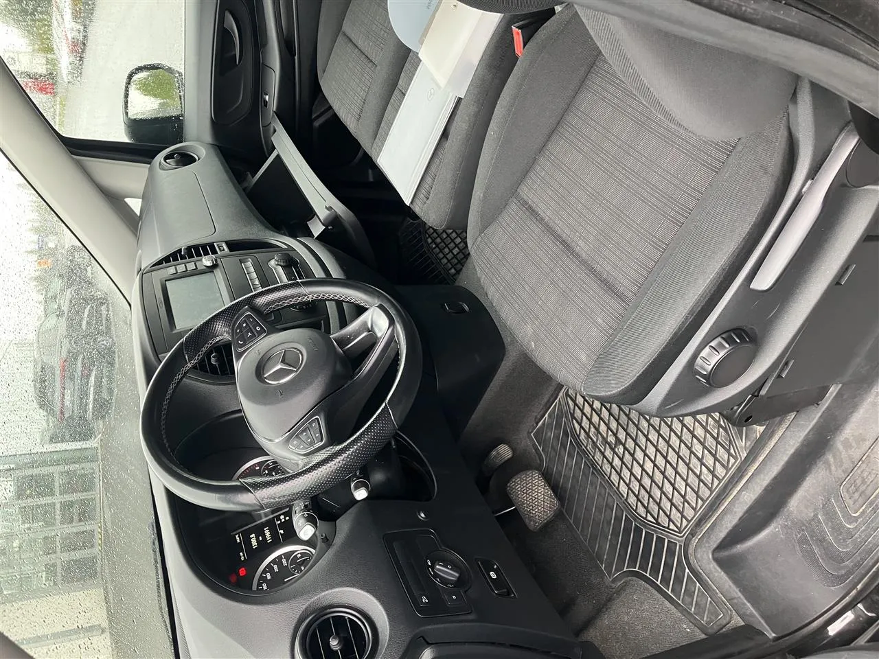 Mercedes-Benz Vito ETA-896 carousel image