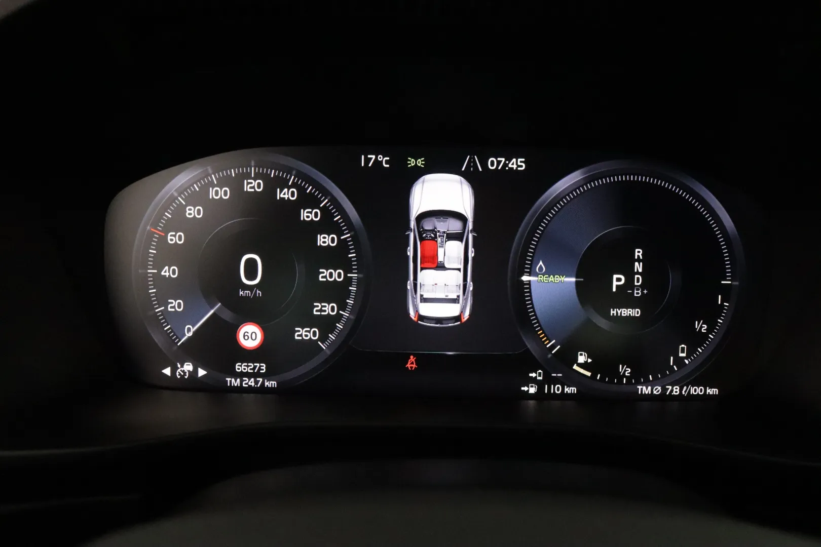 VOLVO XC40 IZJ-646 carousel image