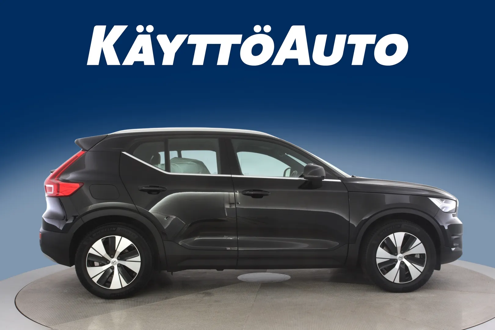 VOLVO XC40 IZJ-646 carousel image