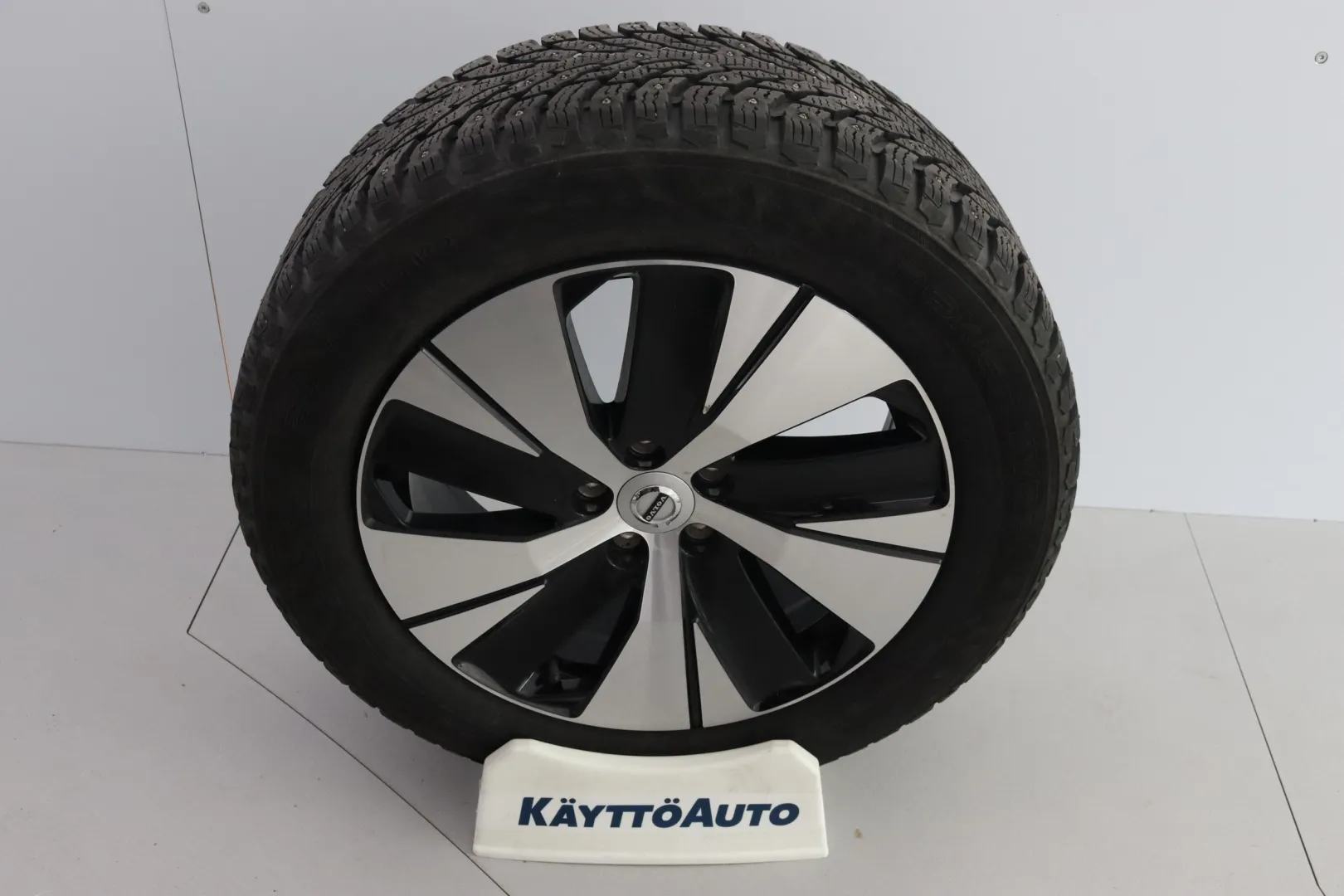 VOLVO XC40 IZJ-646 carousel image