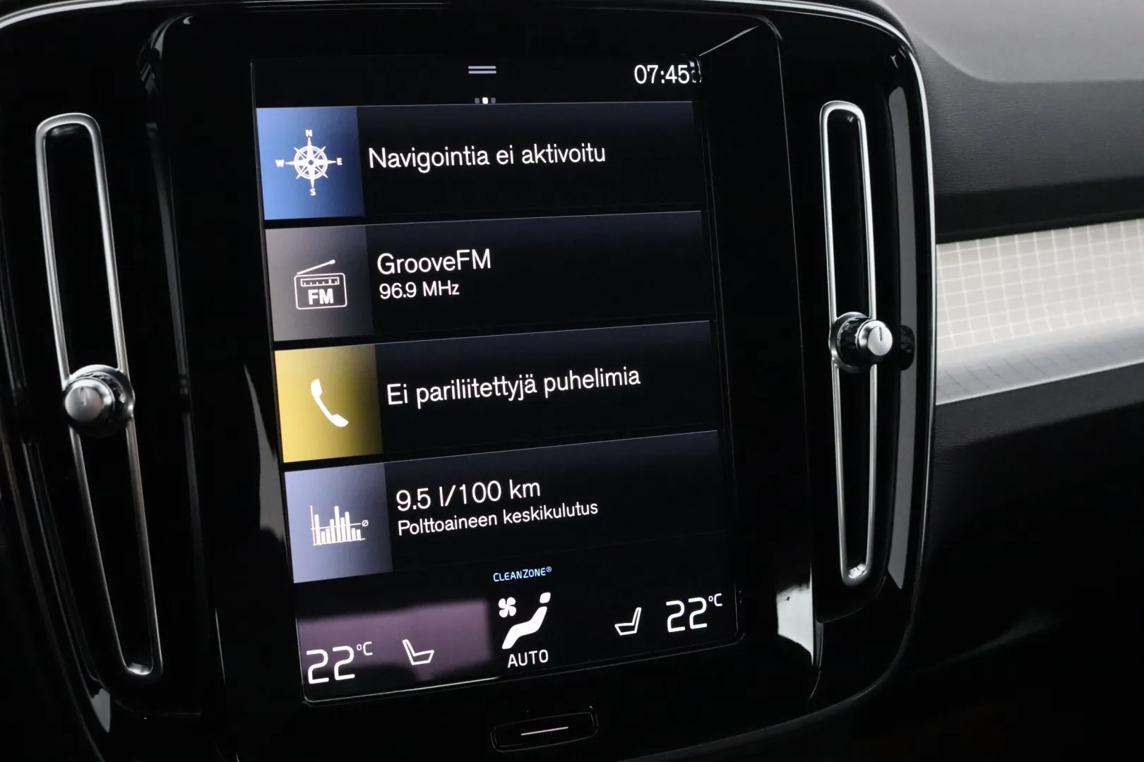 VOLVO XC40 IZJ-646 carousel image