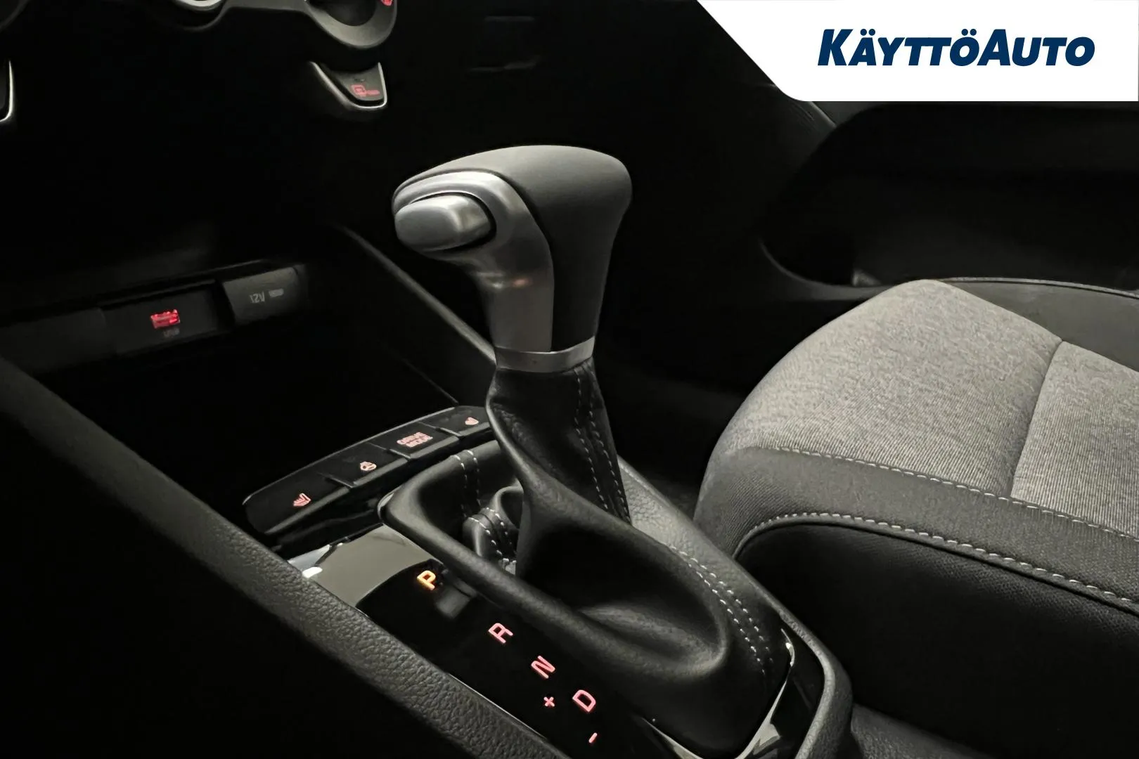 Kia Stonic ZPU-711 carousel image