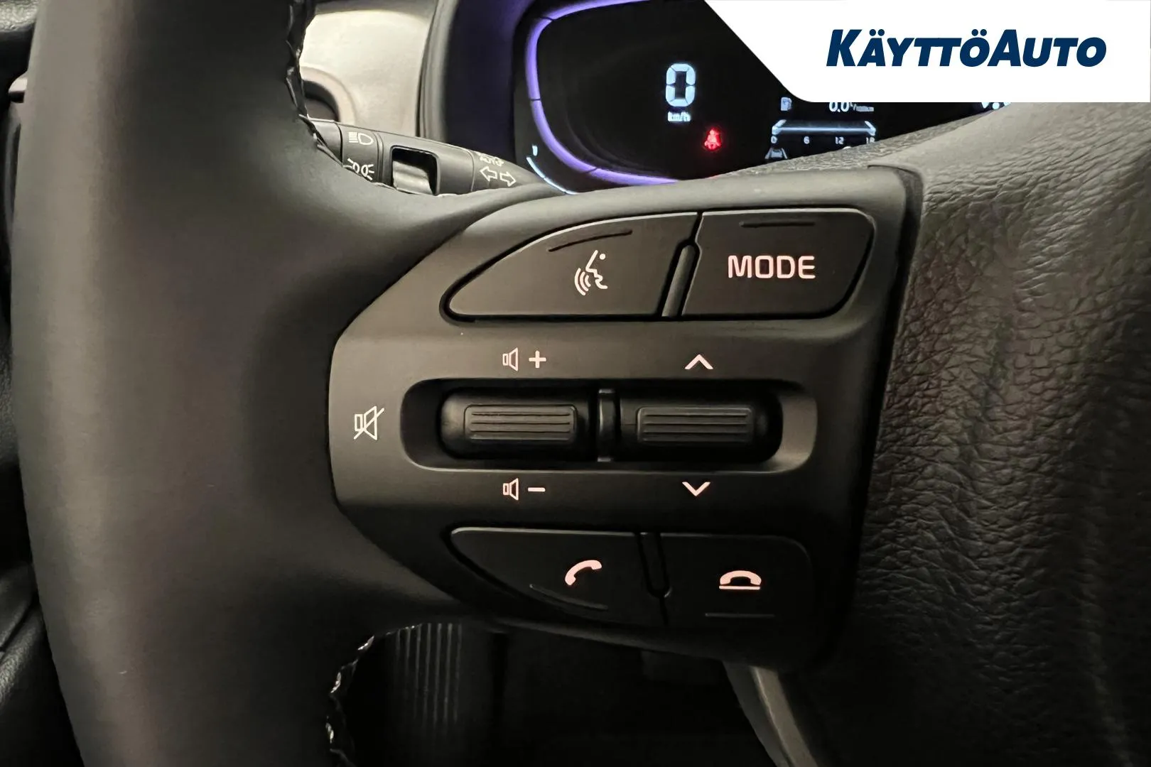 Kia Stonic ZPU-711 carousel image