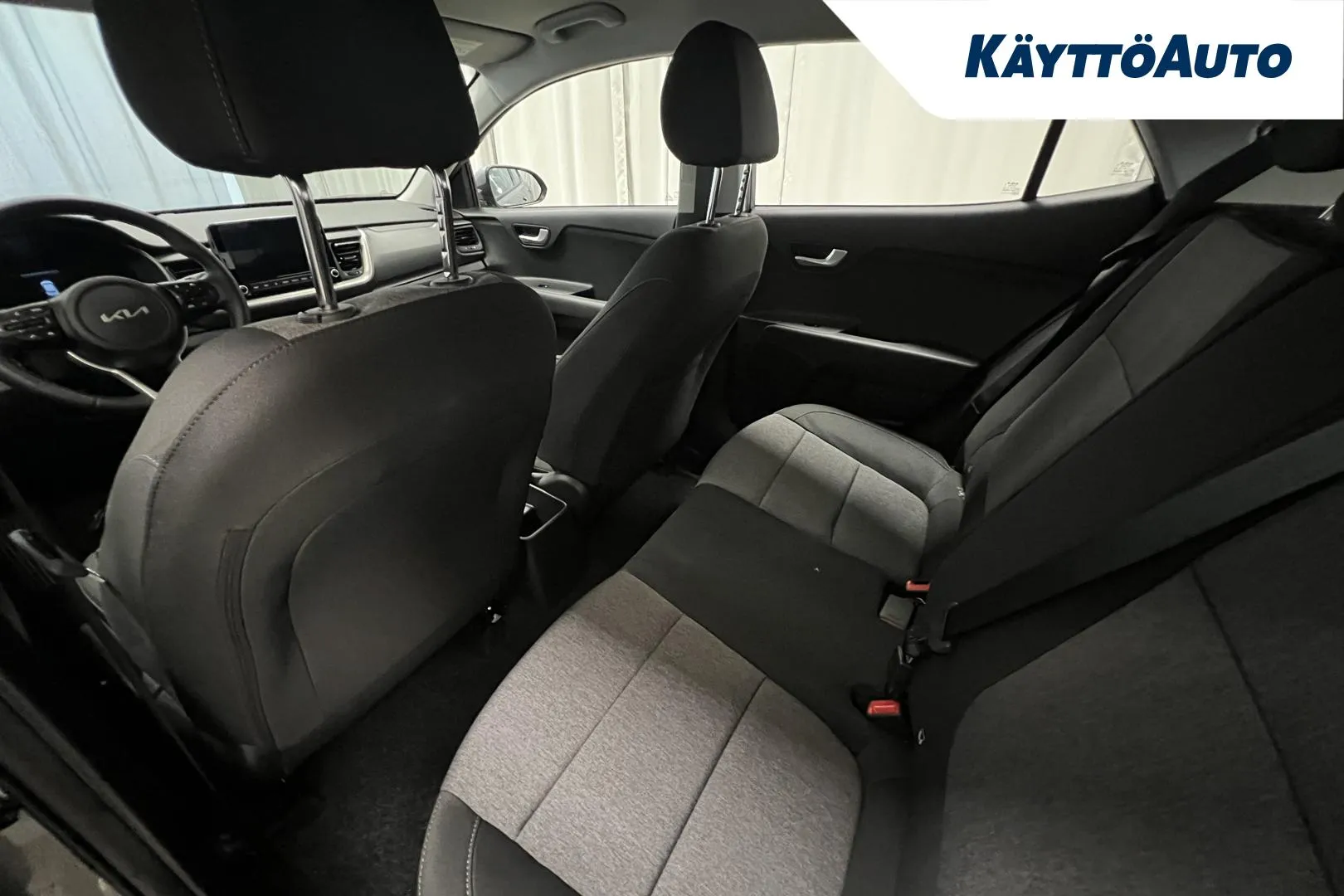 Kia Stonic ZPU-711 carousel image