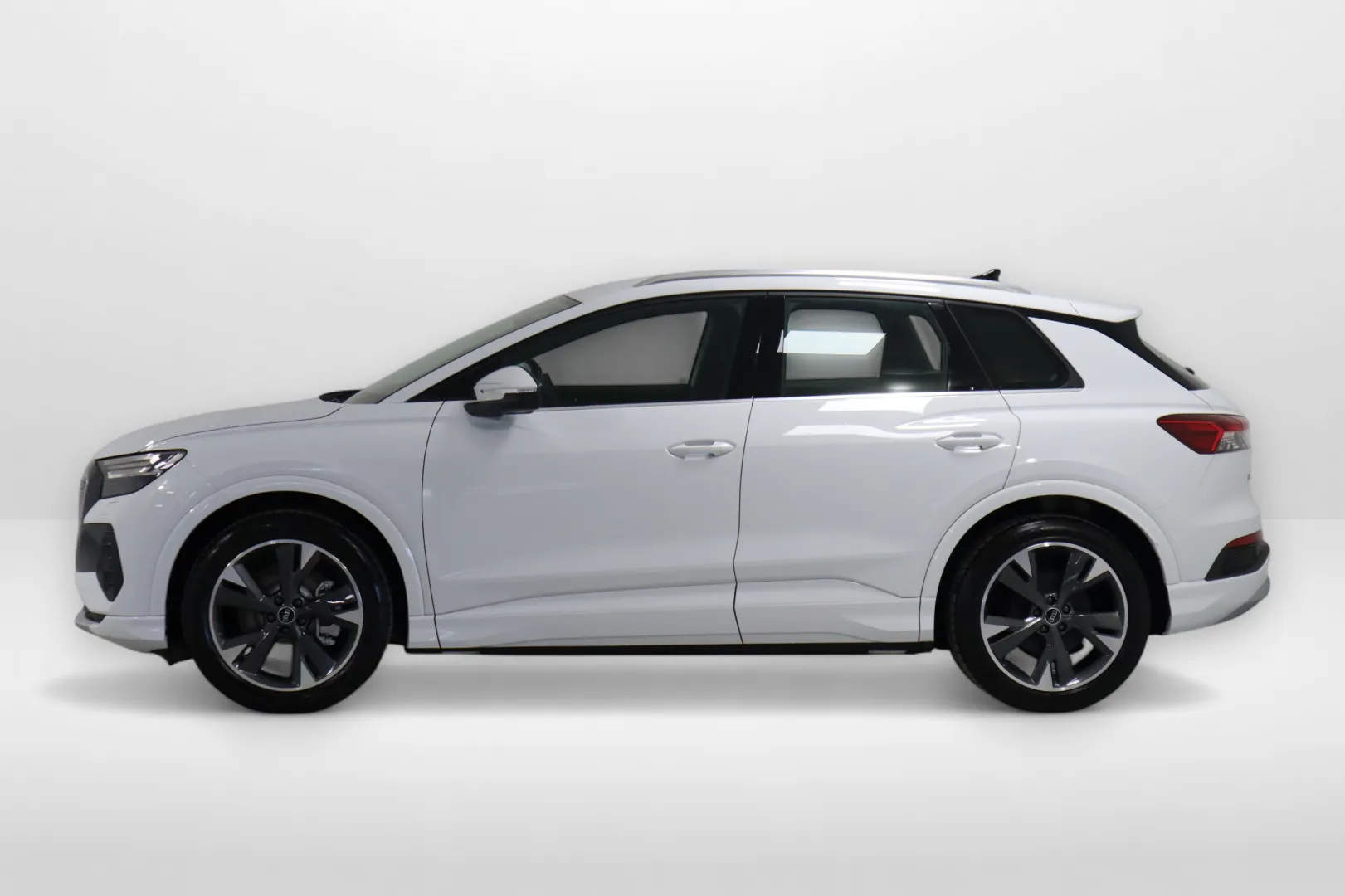 Audi Q4 e-tron FSK-694 carousel image