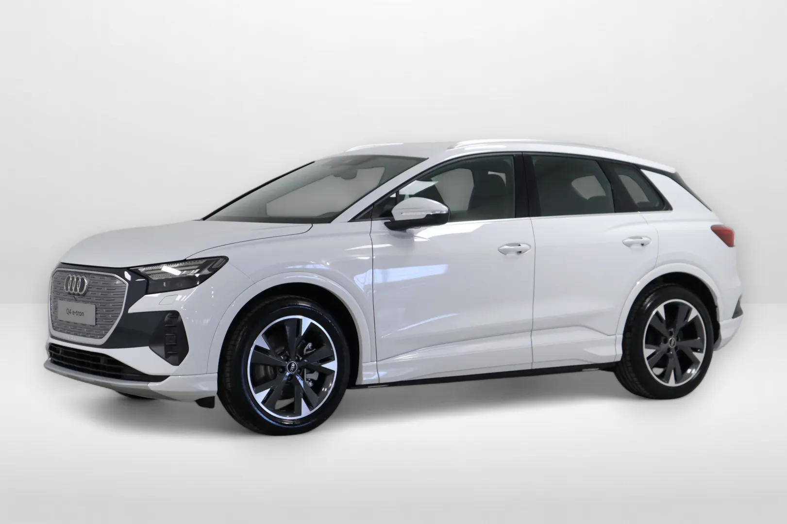 Audi Q4 e-tron FSK-694 carousel image