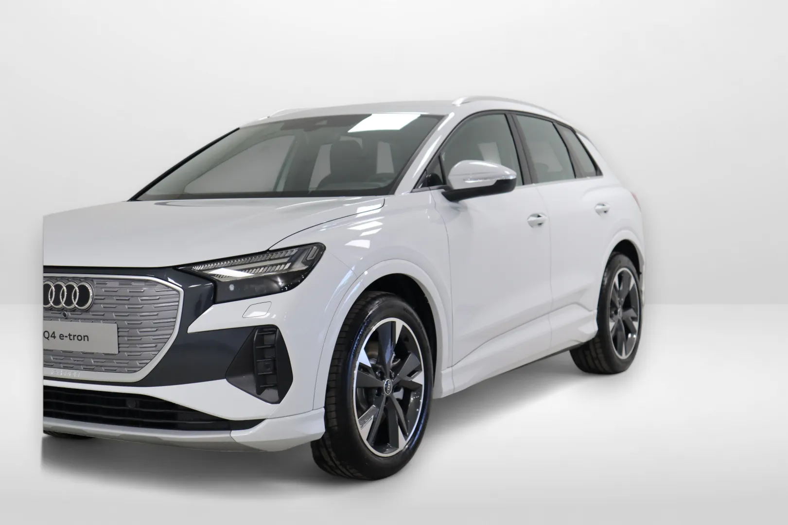 Audi Q4 e-tron FSK-694 carousel image