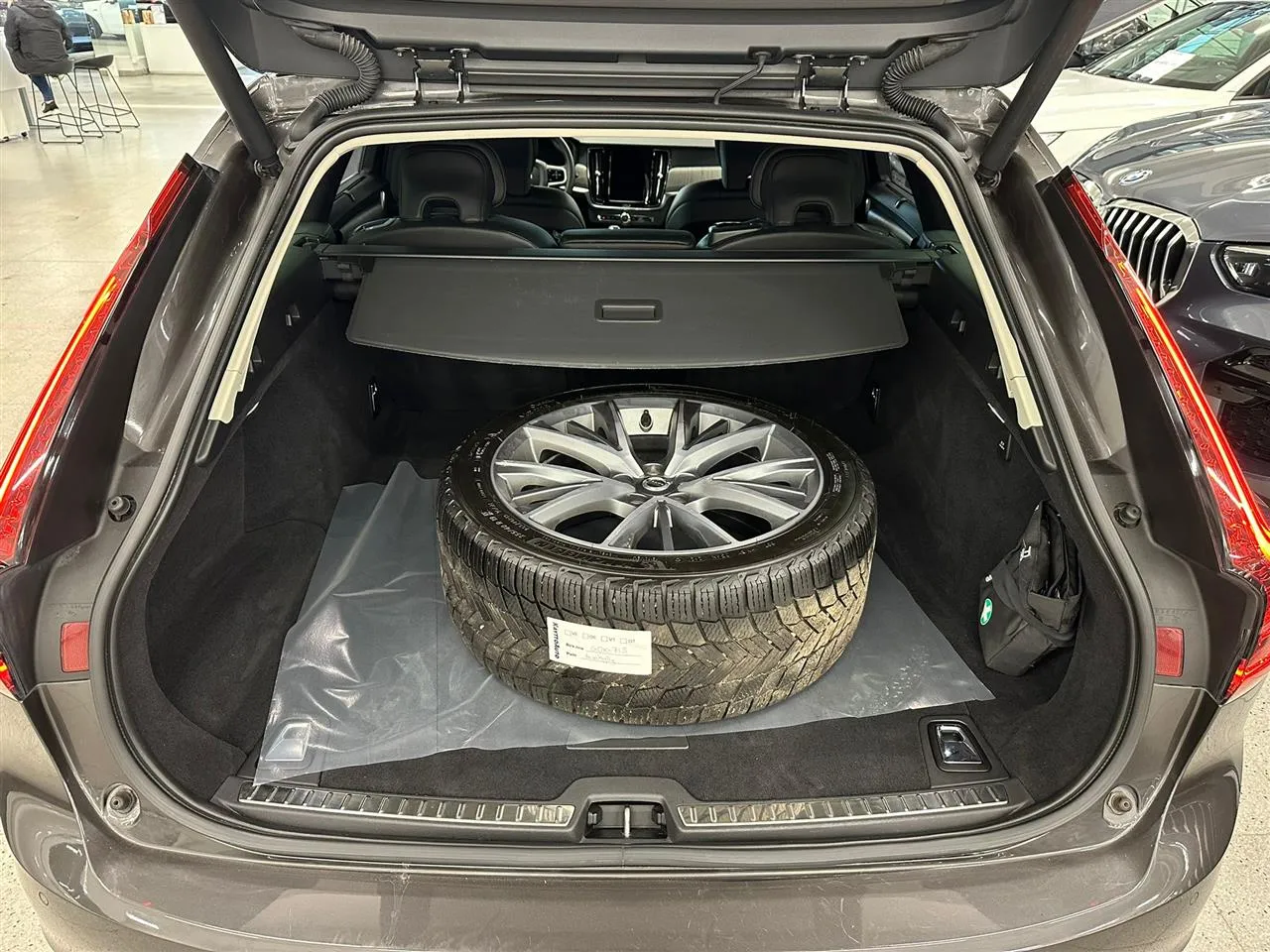 VOLVO V90 GOK-715 carousel image