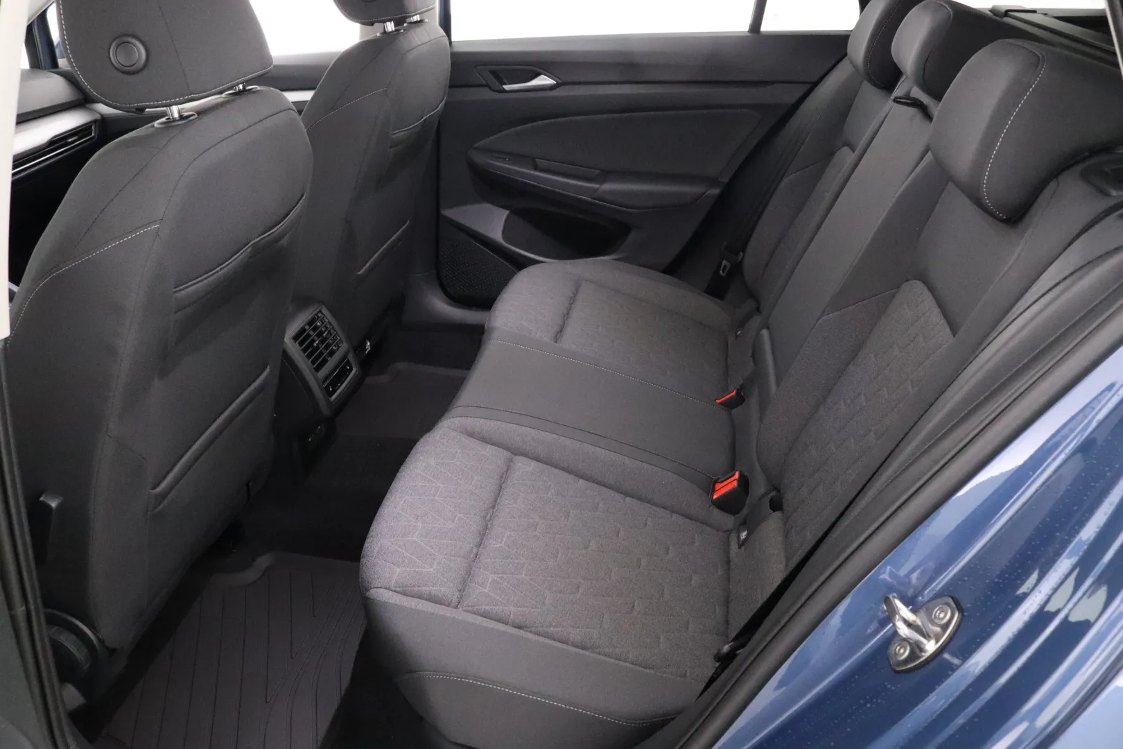 Volkswagen Golf FSJ-679 carousel image