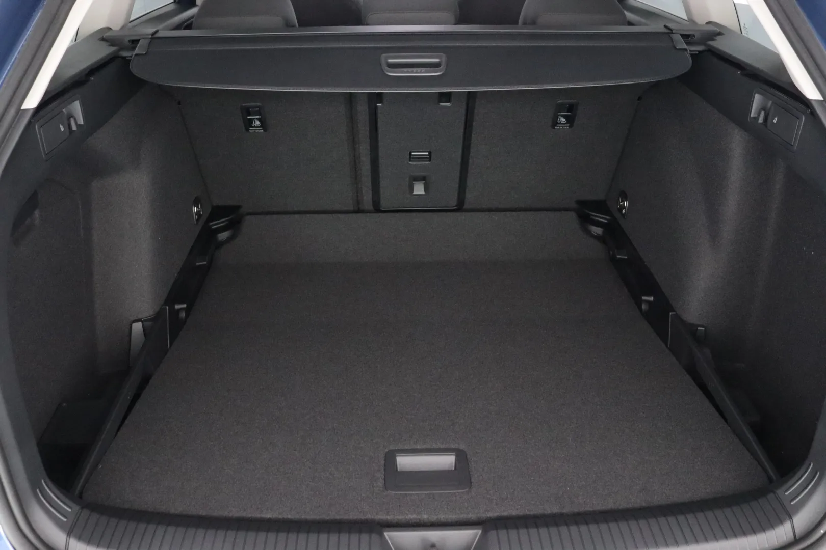 Volkswagen Golf FSJ-679 carousel image
