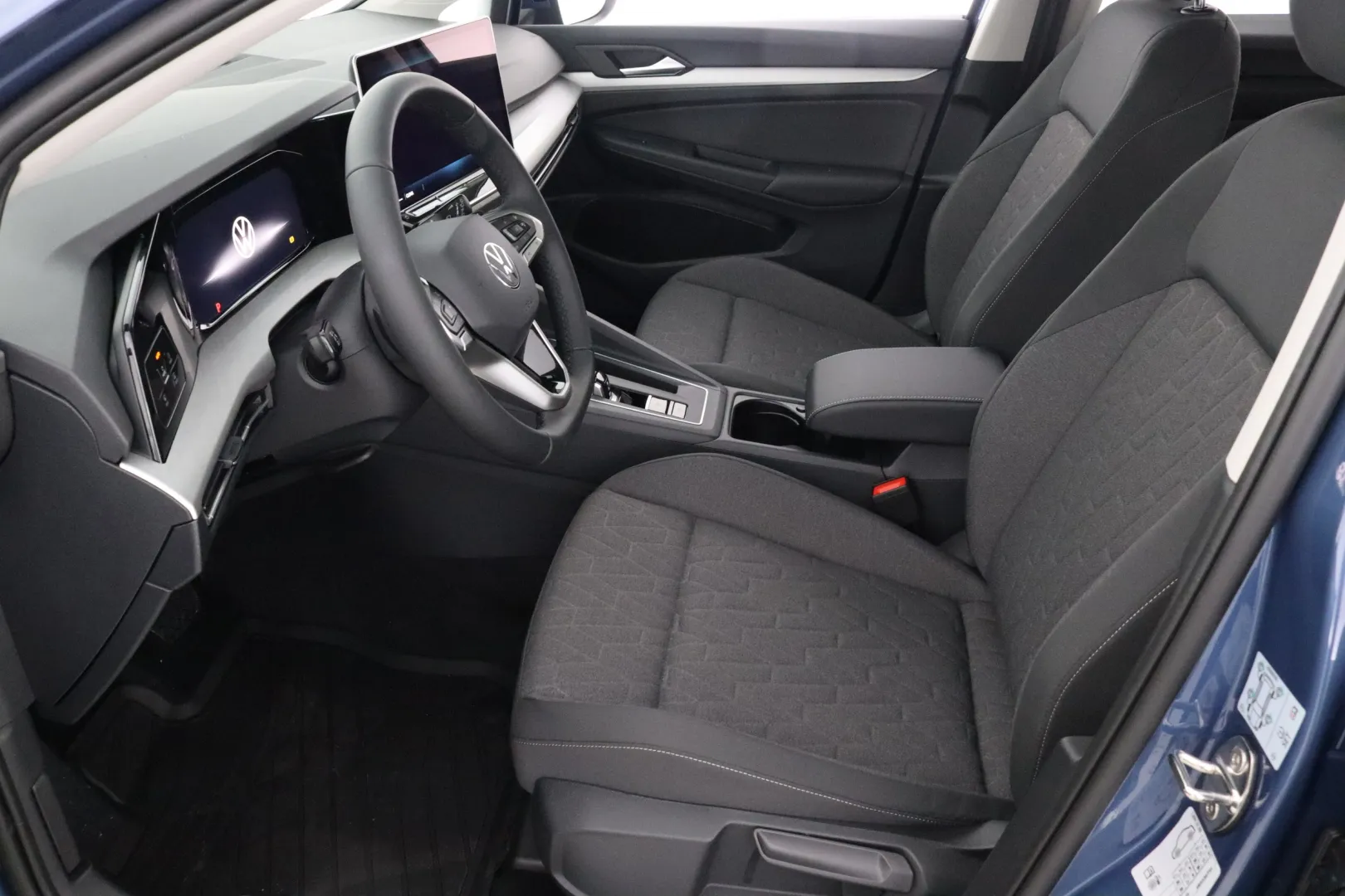 Volkswagen Golf FSJ-679 carousel image