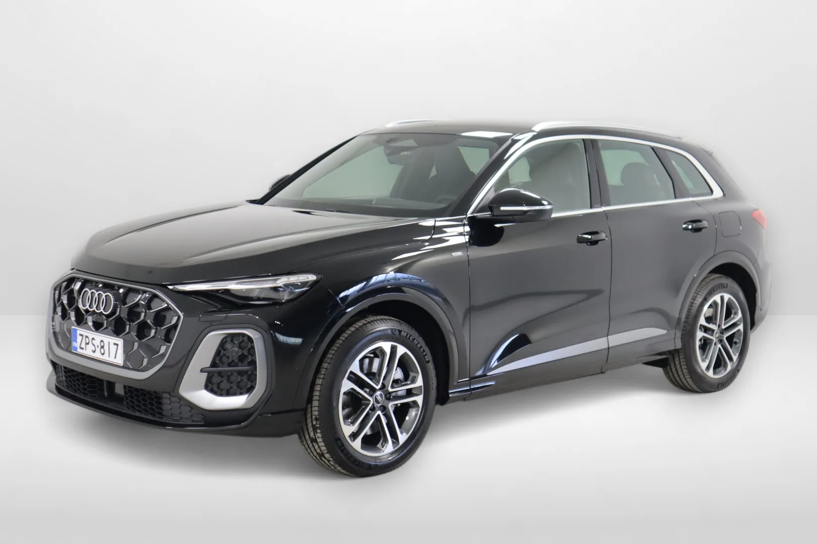 Audi Q5 ZPS-817 carousel image