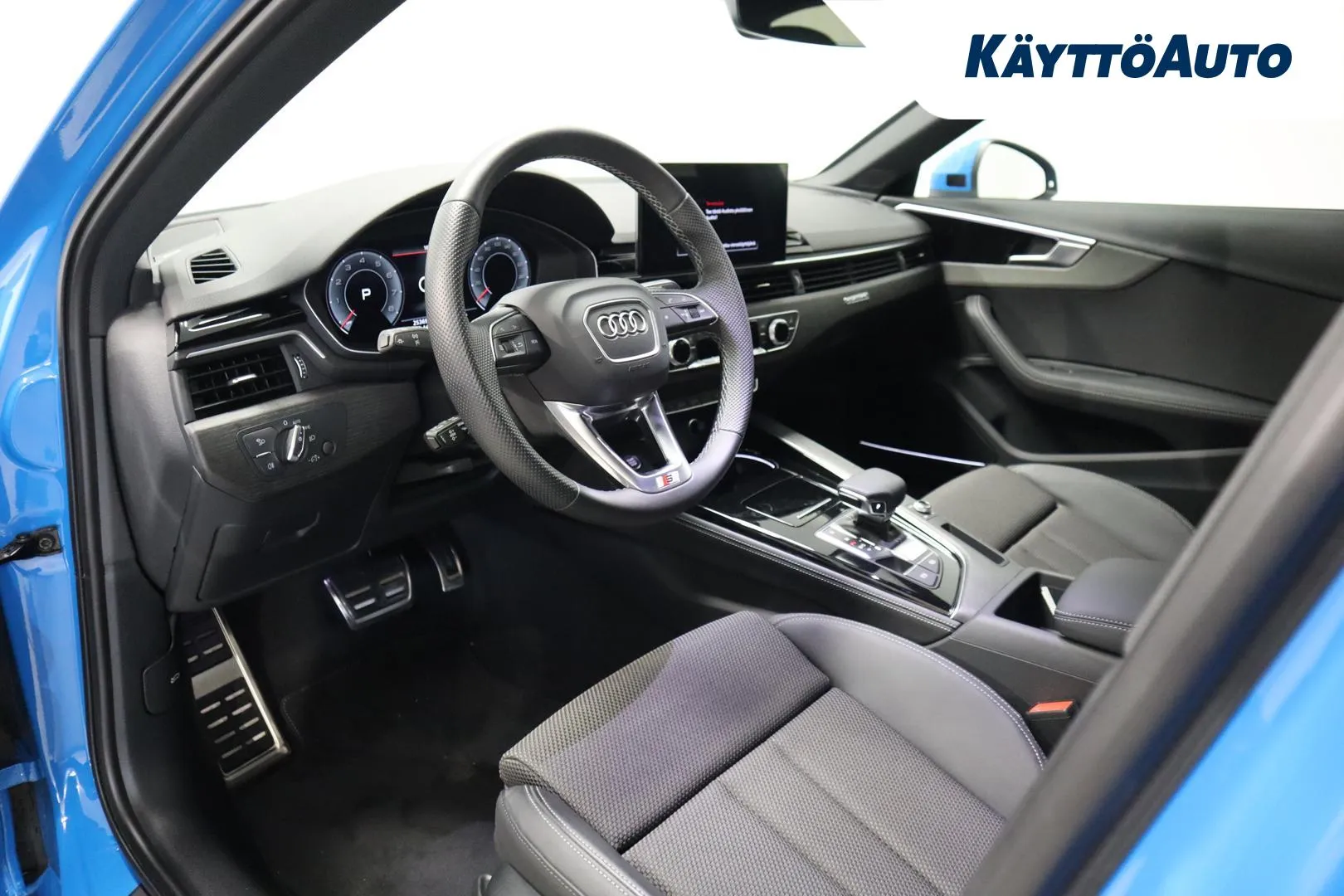 AUDI A4 GOV-298 carousel image