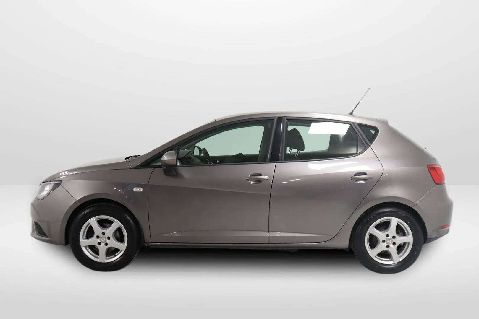 Seat Ibiza BSL-638 carousel image