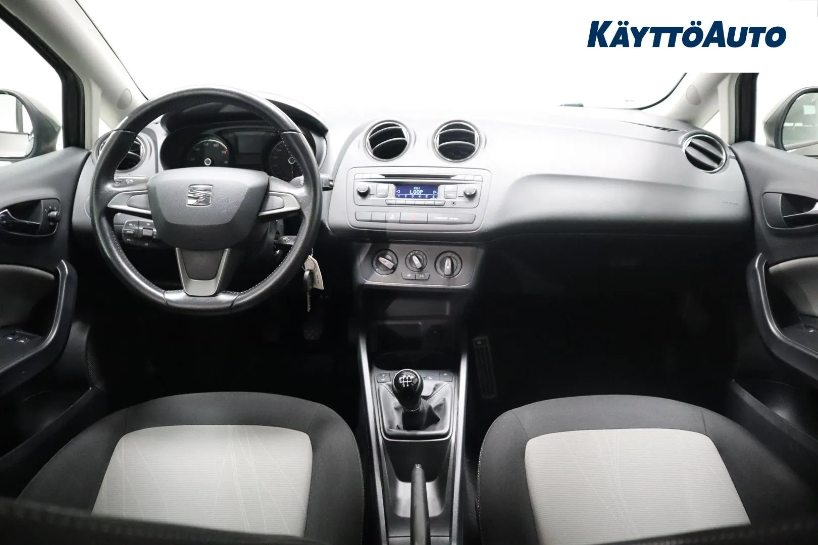 Seat Ibiza BSL-638 carousel image