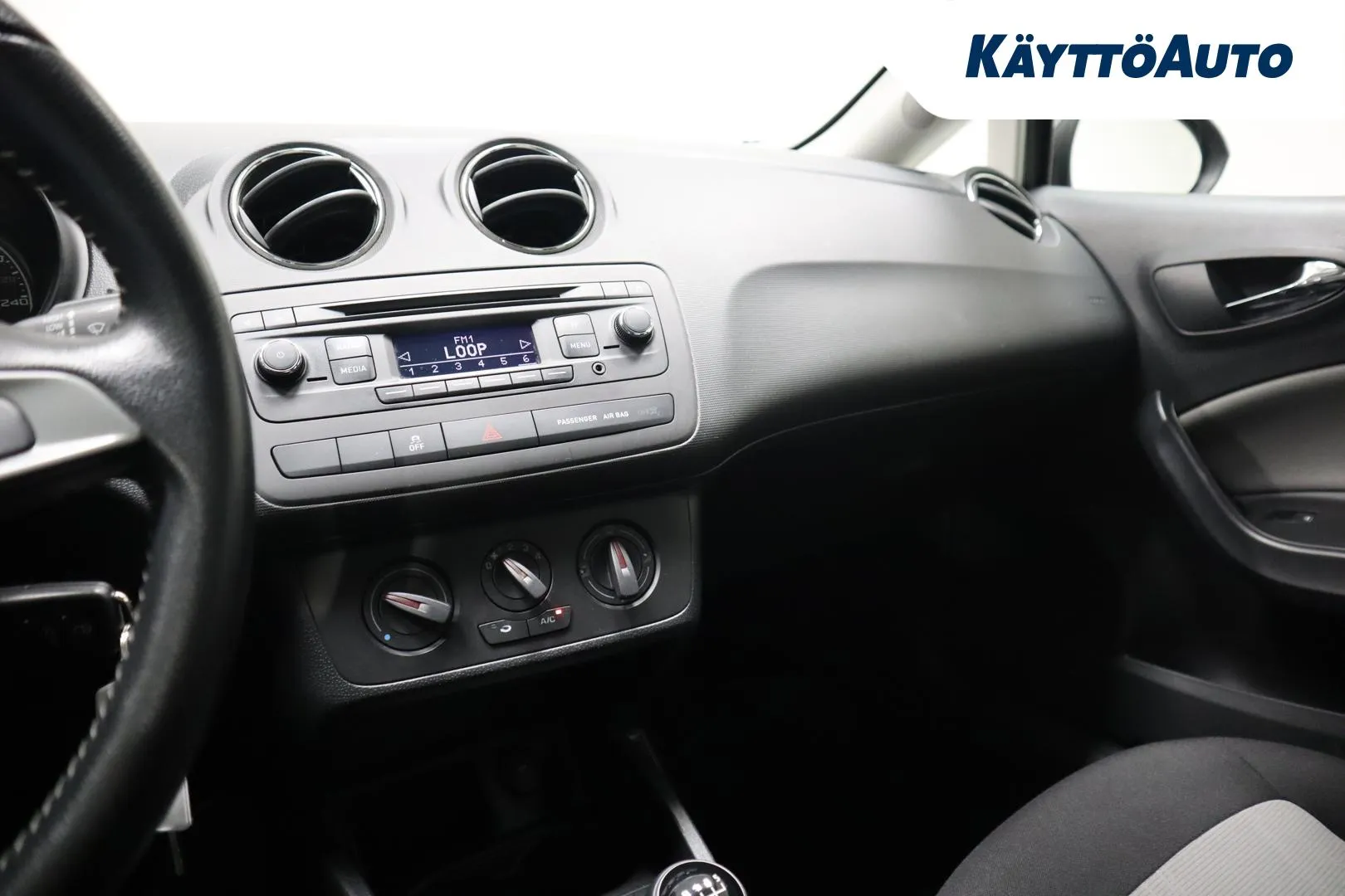 Seat Ibiza BSL-638 carousel image