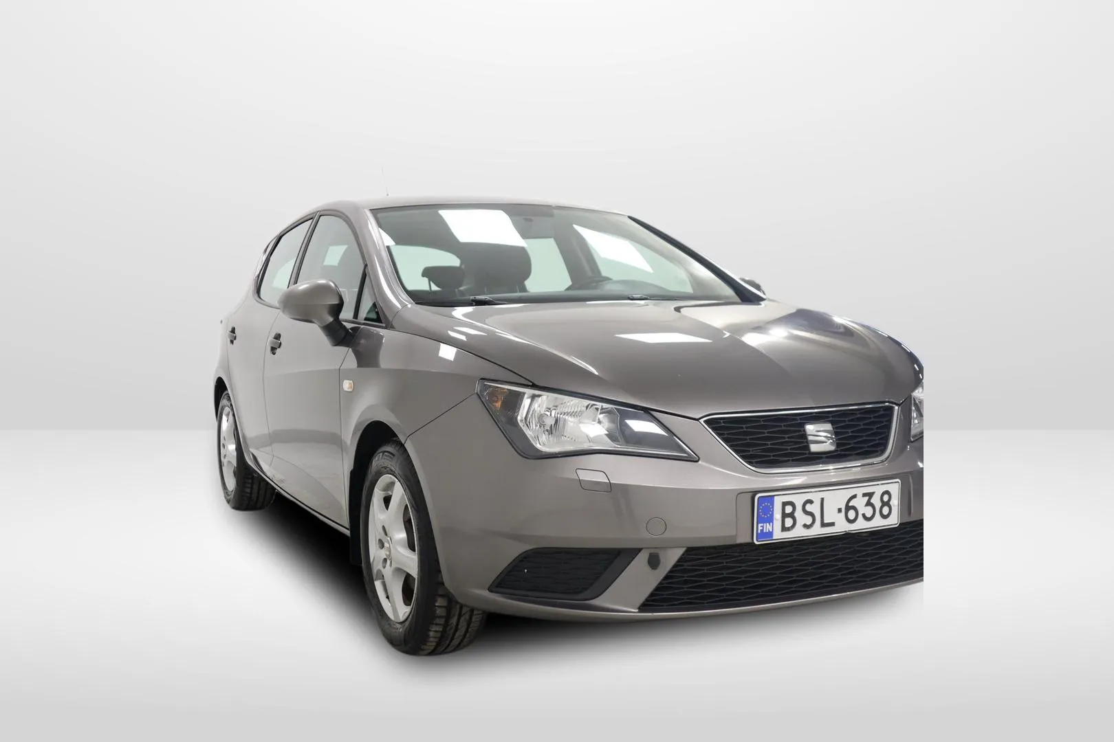 Seat Ibiza BSL-638 carousel image